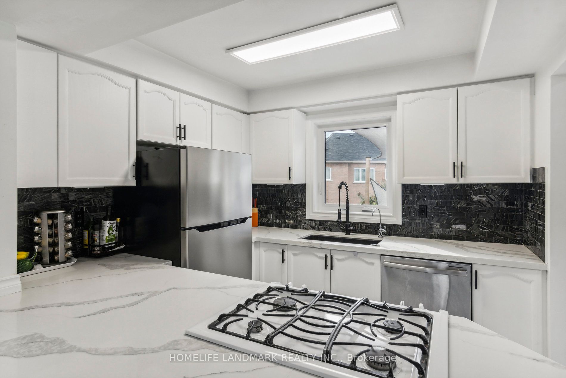 12 Breeze Dr