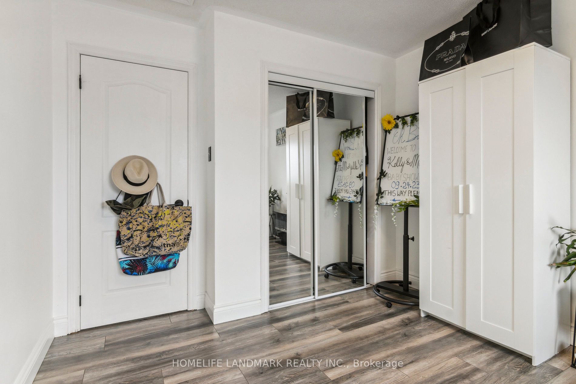 12 Breeze Dr