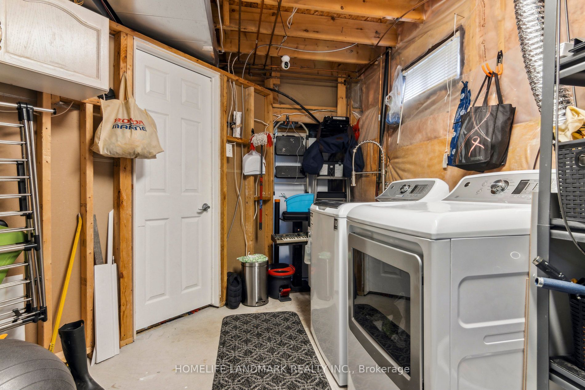 12 Breeze Dr