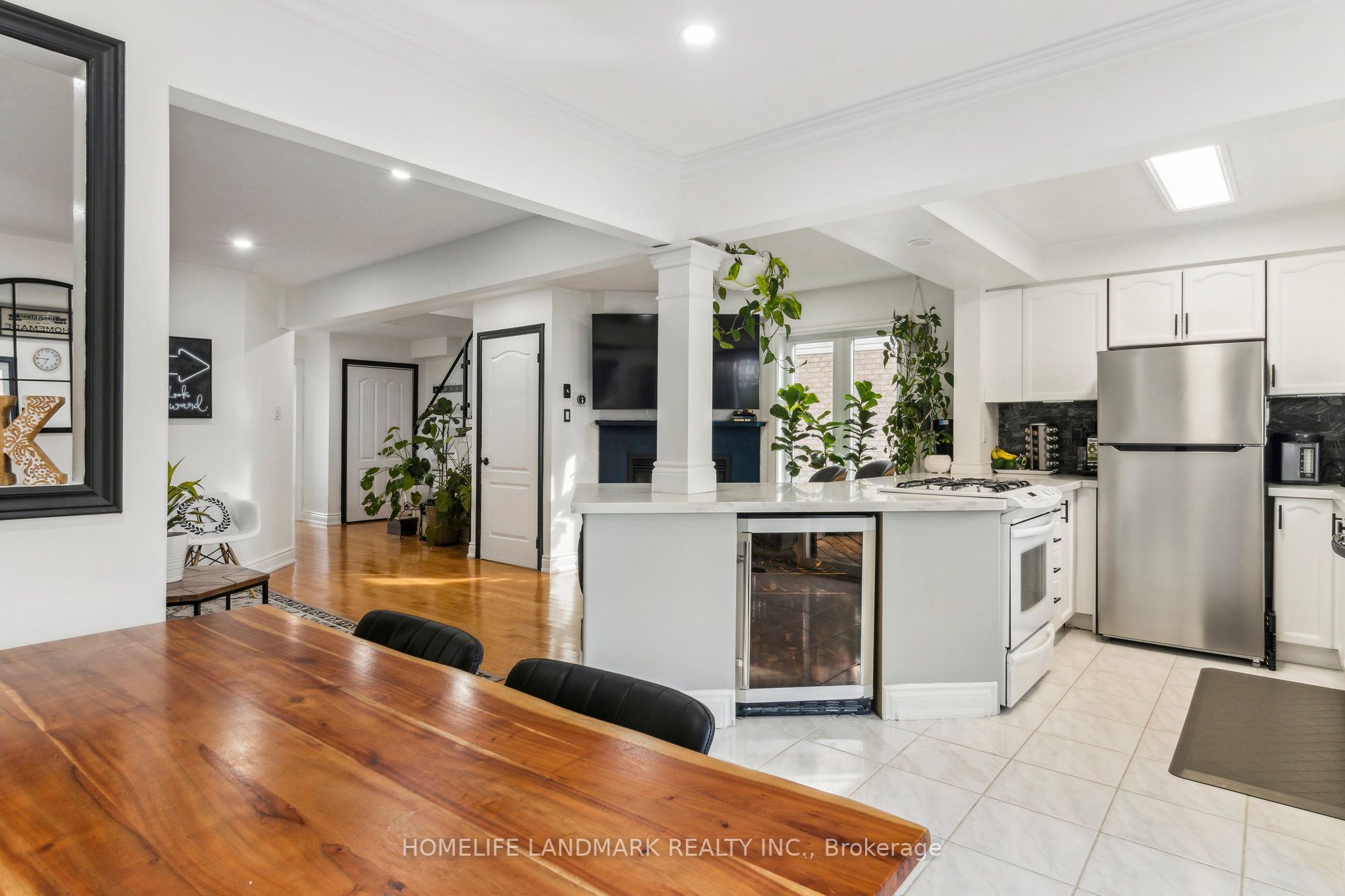 12 Breeze Dr