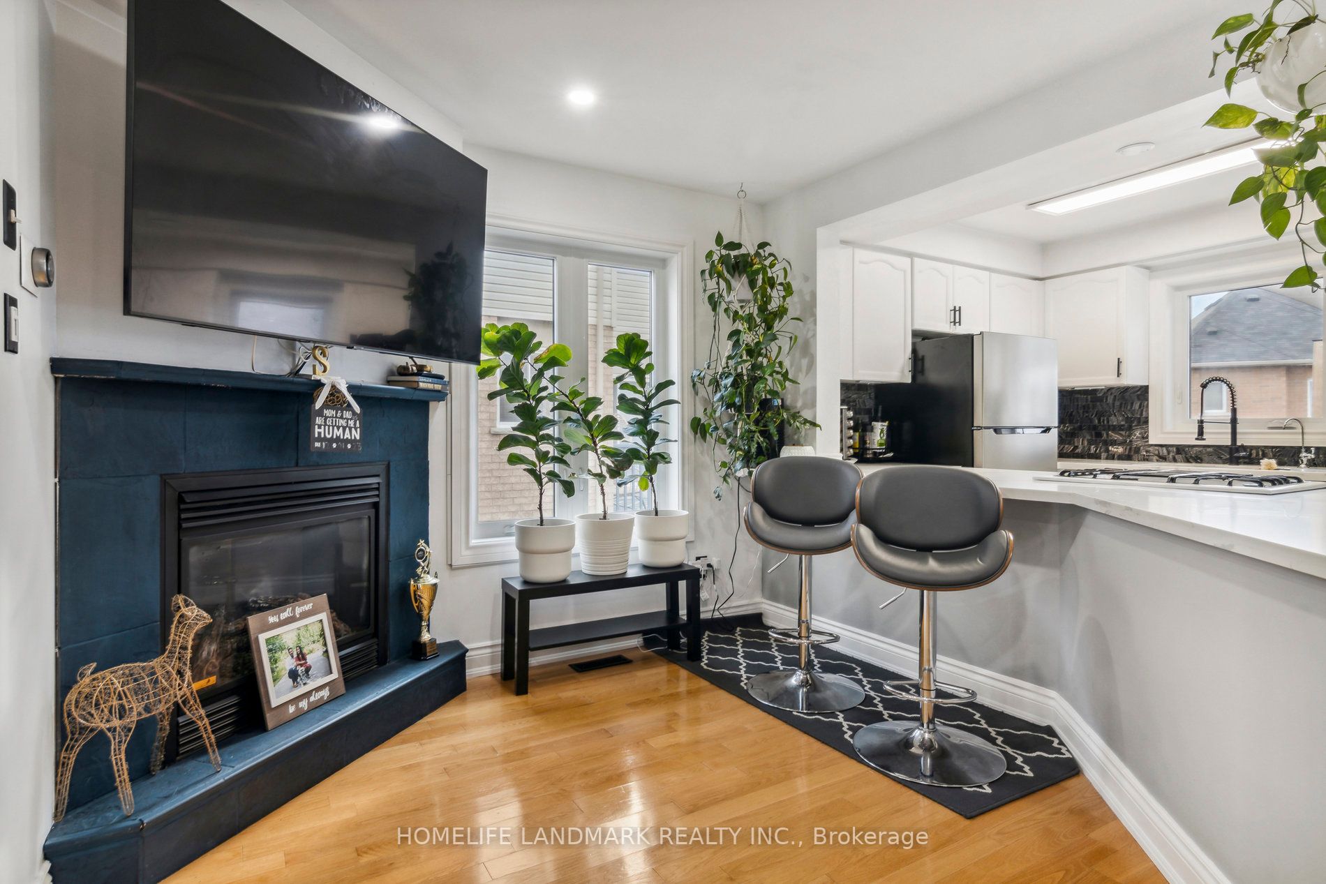 12 Breeze Dr