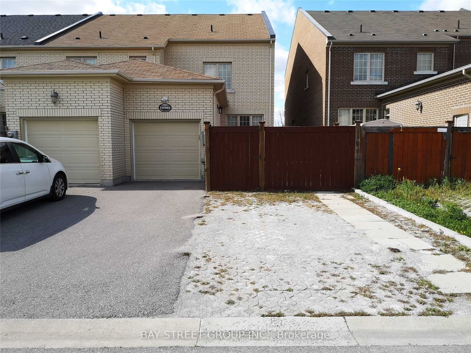 10585 Woodbine Ave