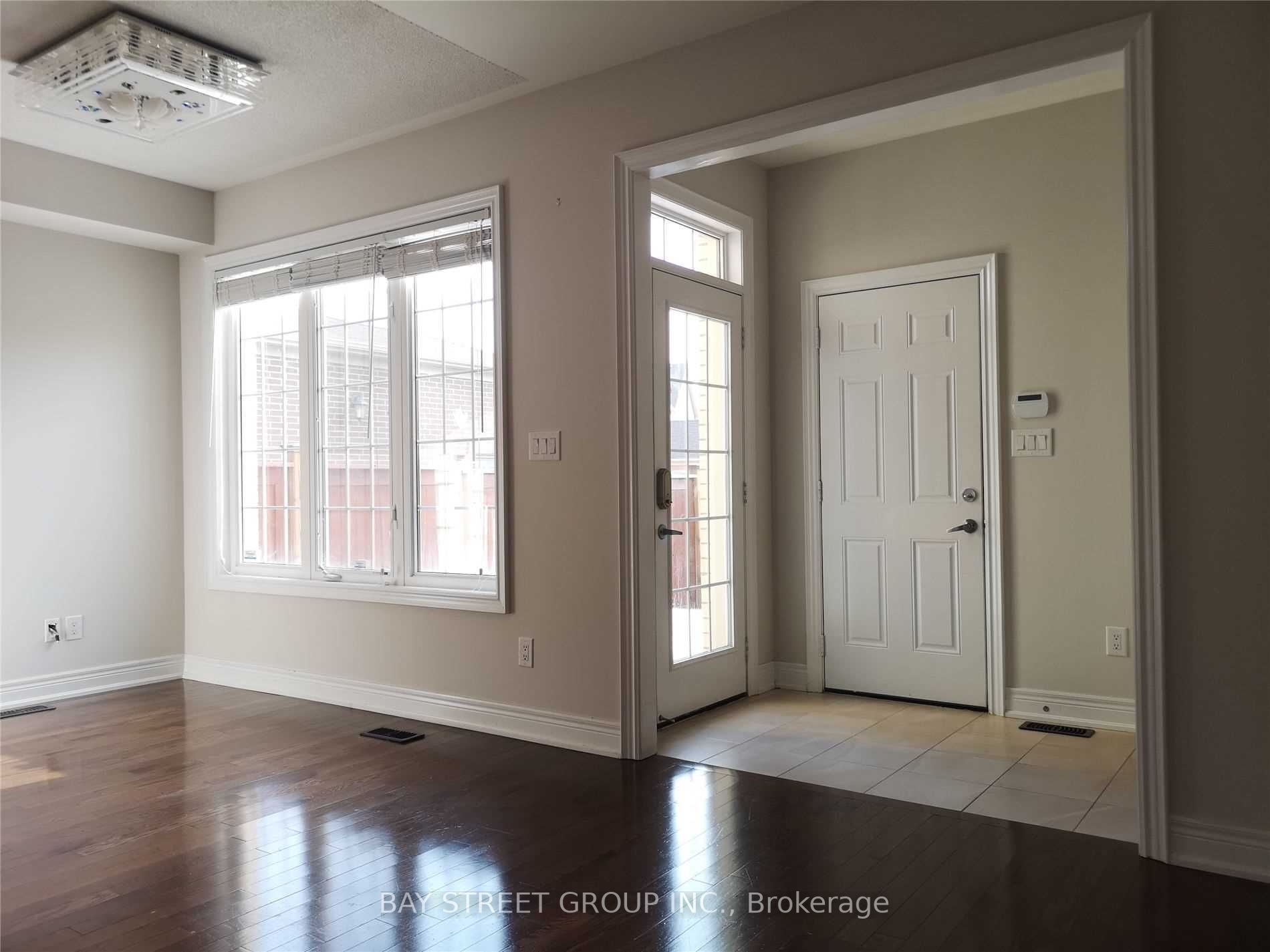 10585 Woodbine Ave