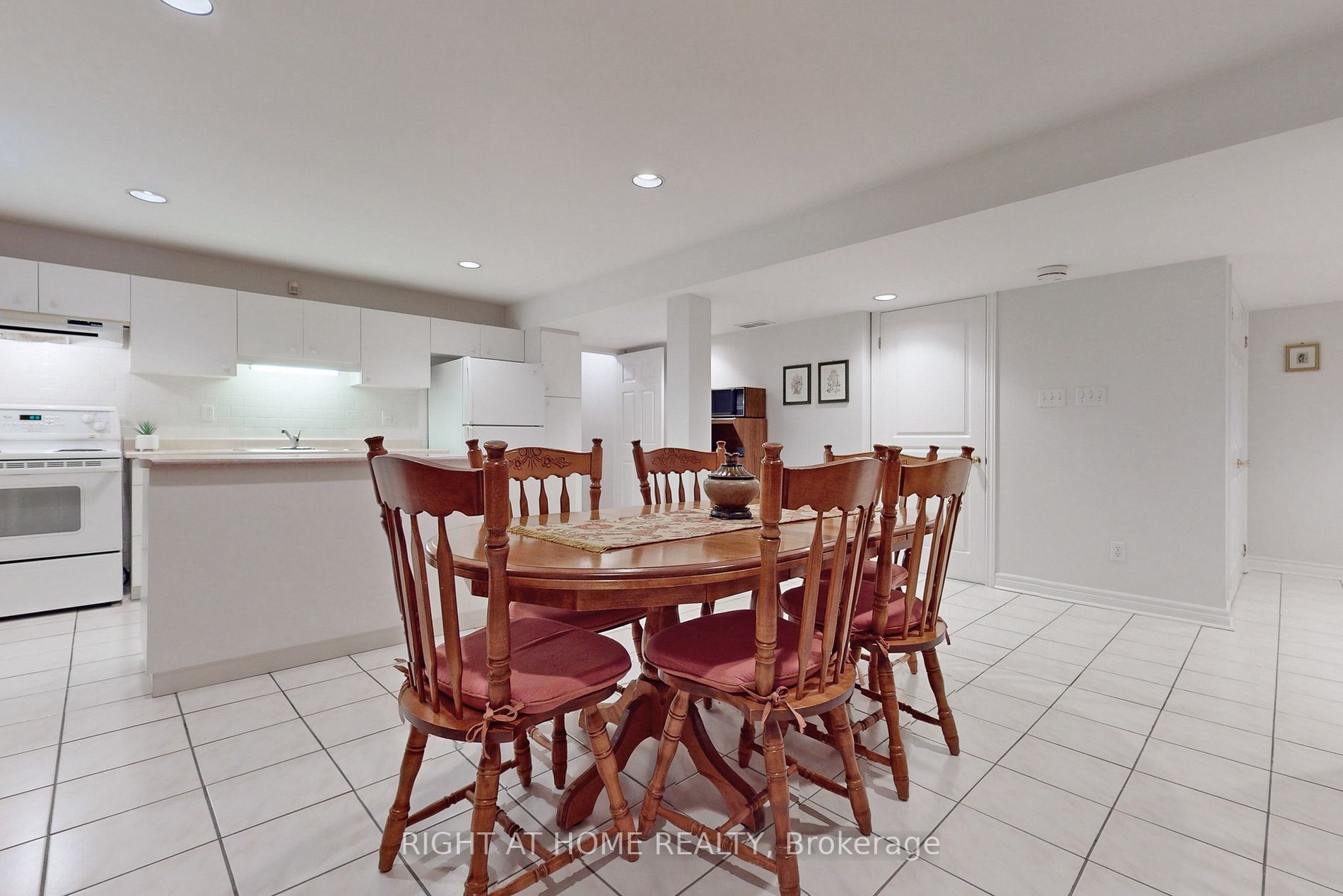 226 Avro Rd
