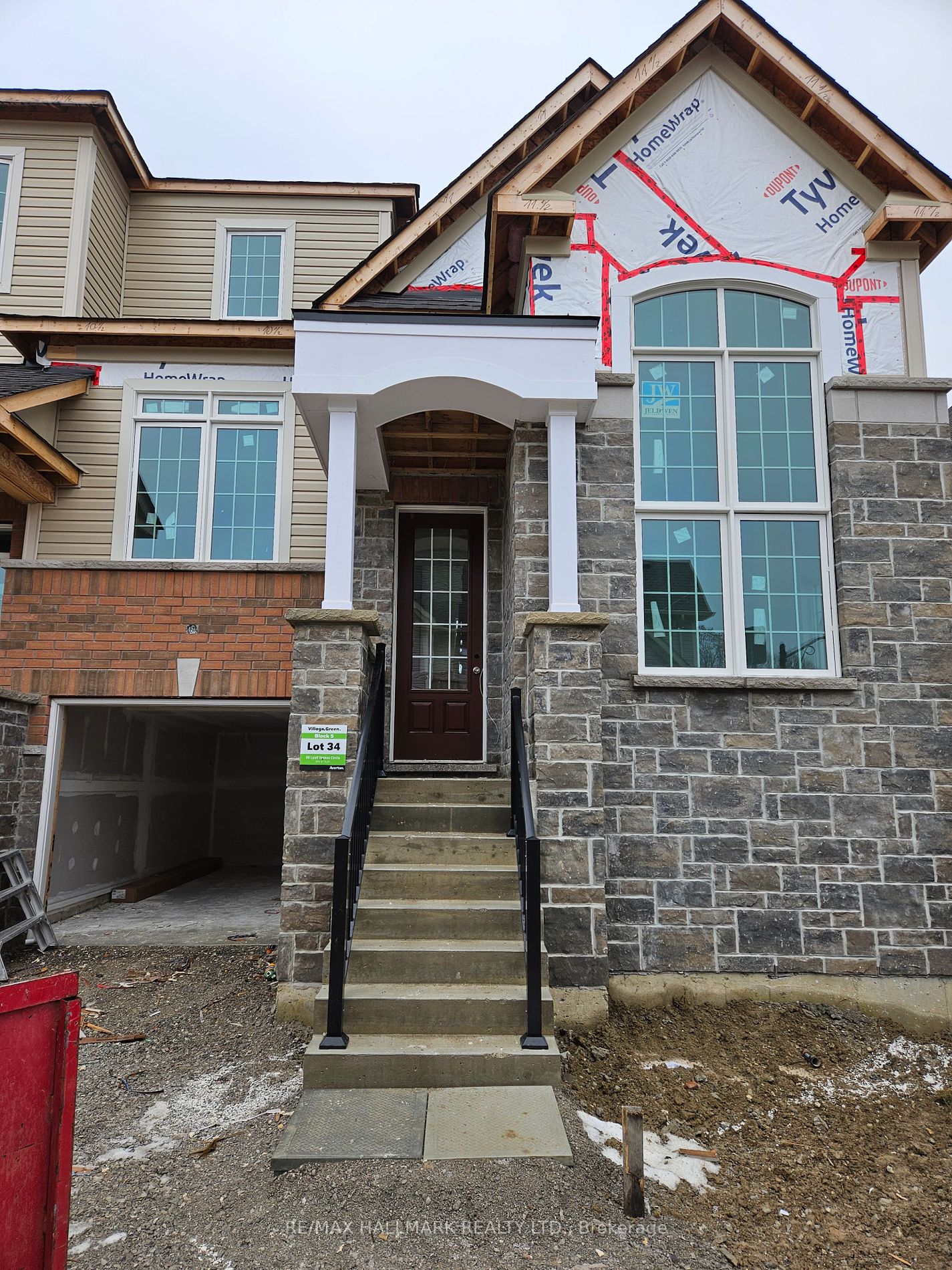90 Lyall Stokes Circle