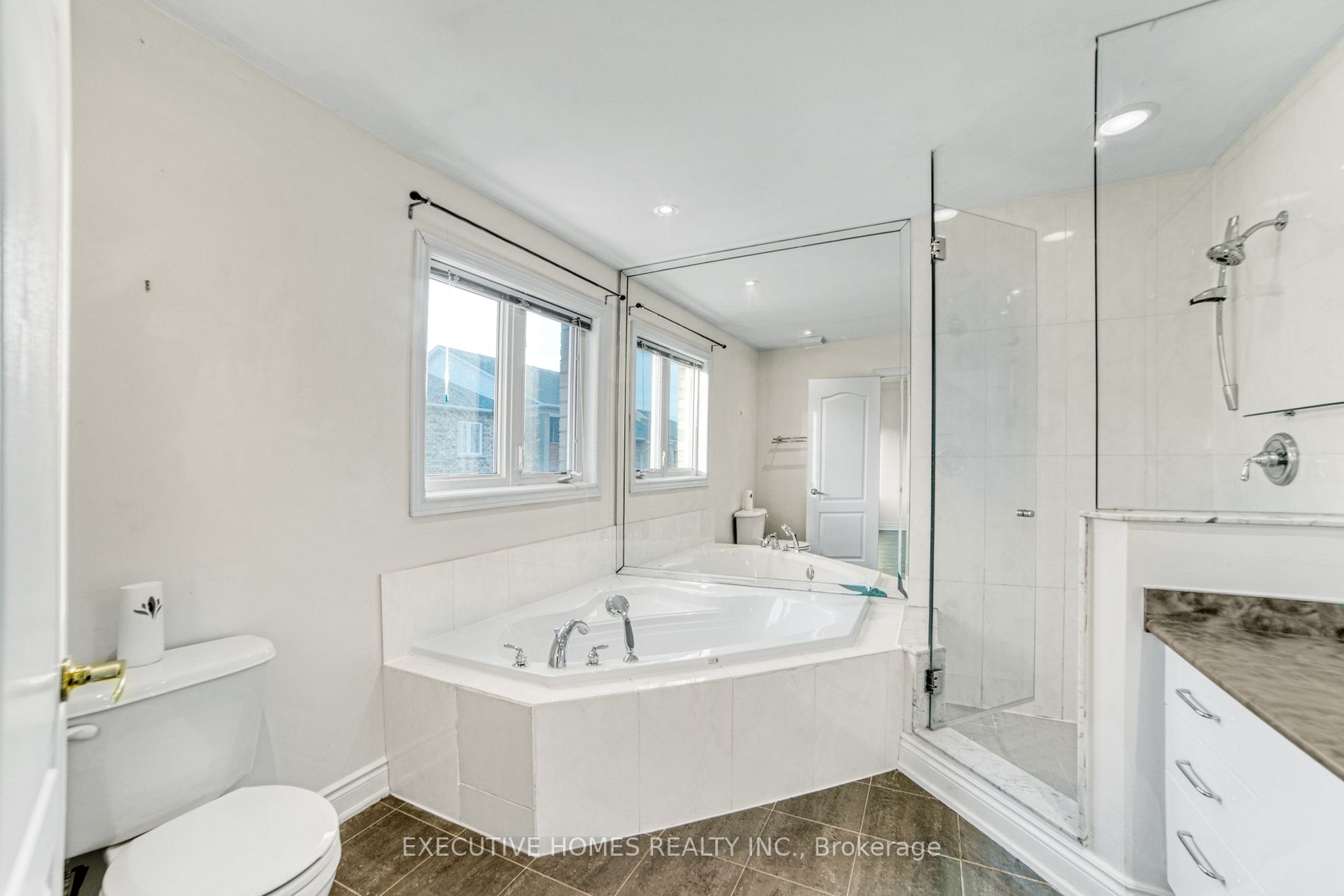 23 Mintwood Rd