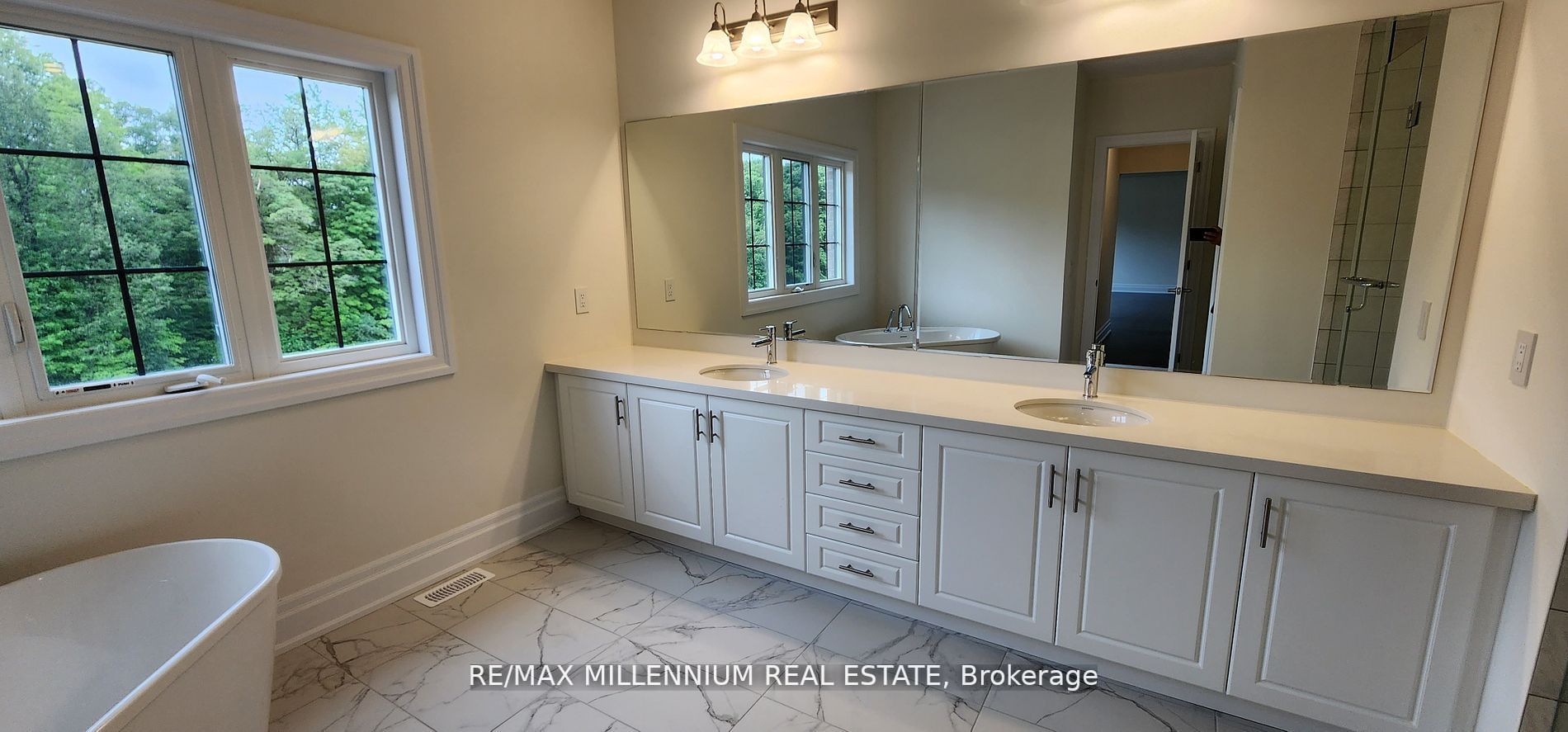 26 Enclave Crt