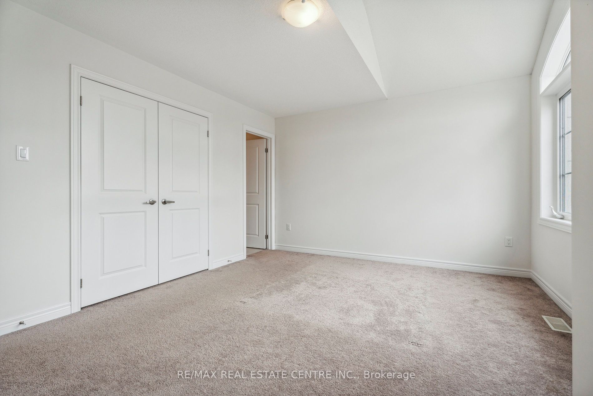 1042 Cole St