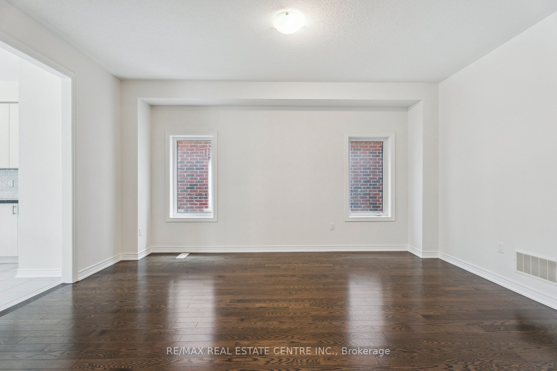 1042 Cole St