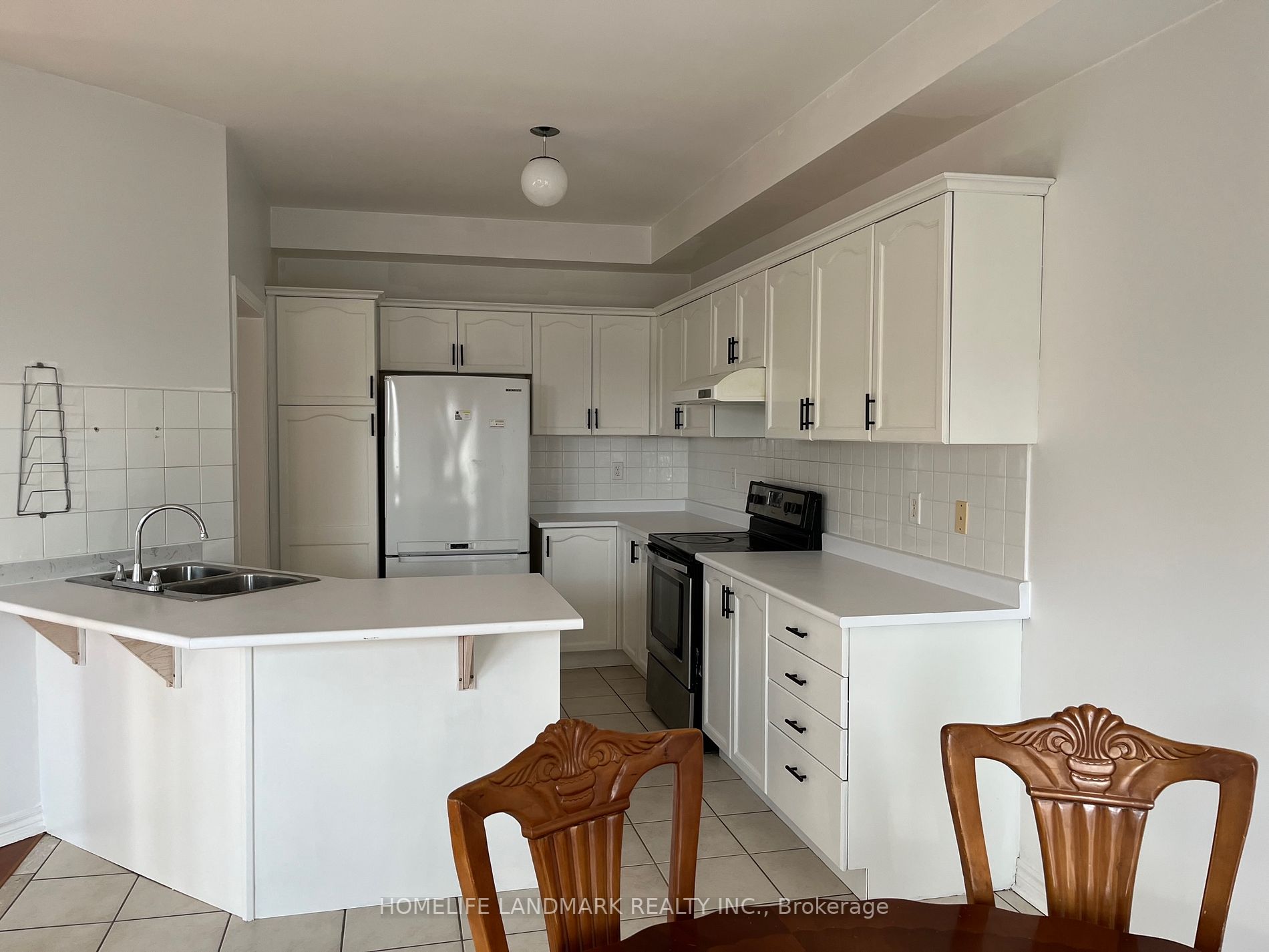 11 Beechgrove Cres