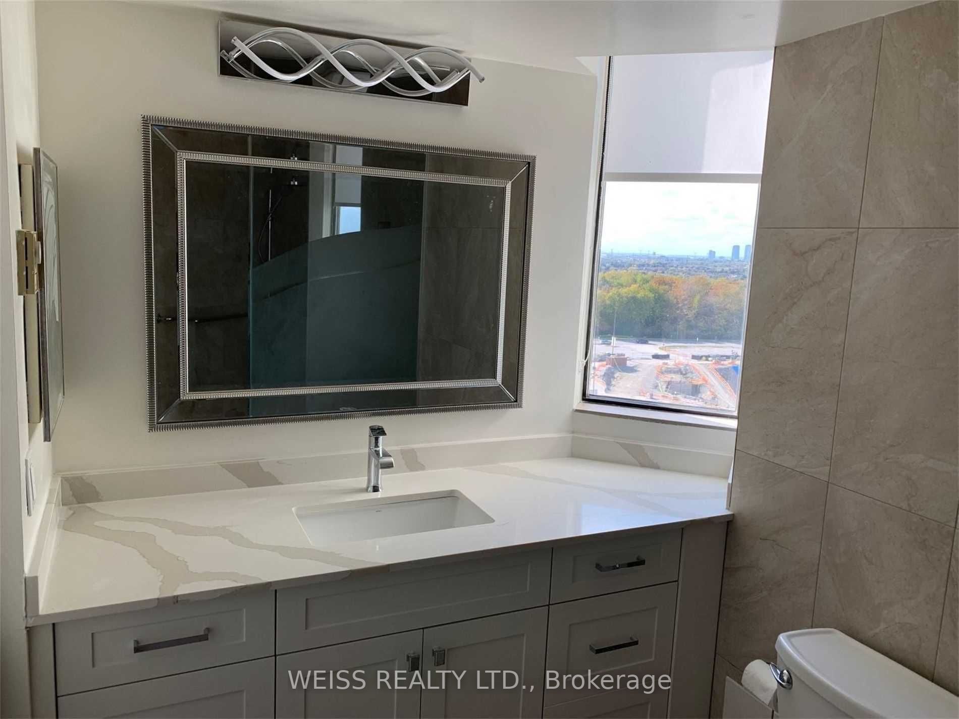 7460 Bathurst St, #1210