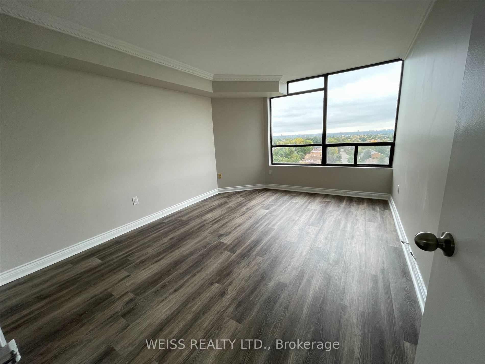 7460 Bathurst St, #1210