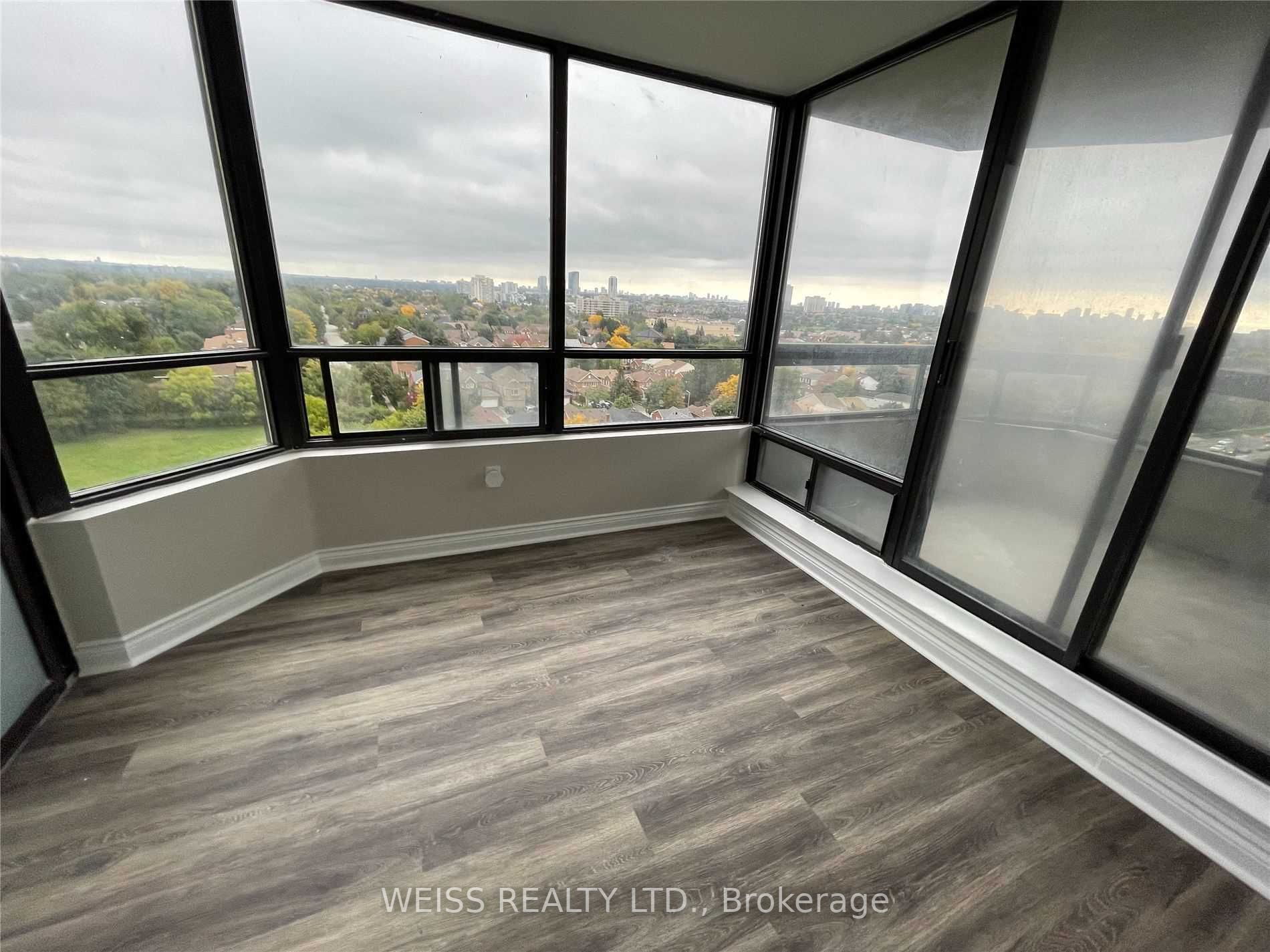 7460 Bathurst St, #1210