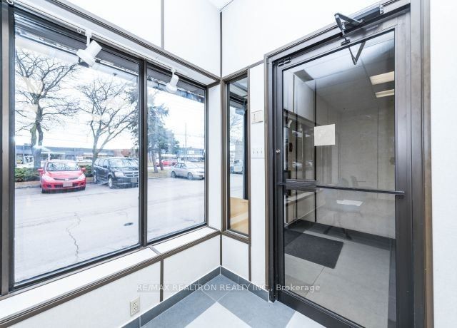 3300 Steeles Ave W, #8
