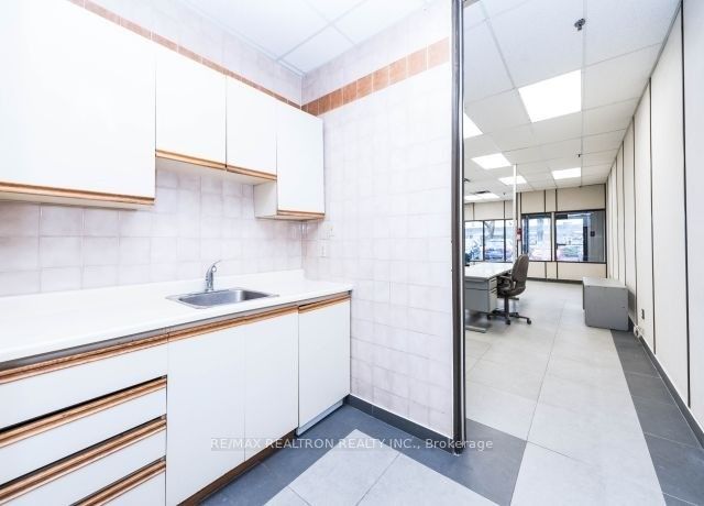 3300 Steeles Ave W, #8