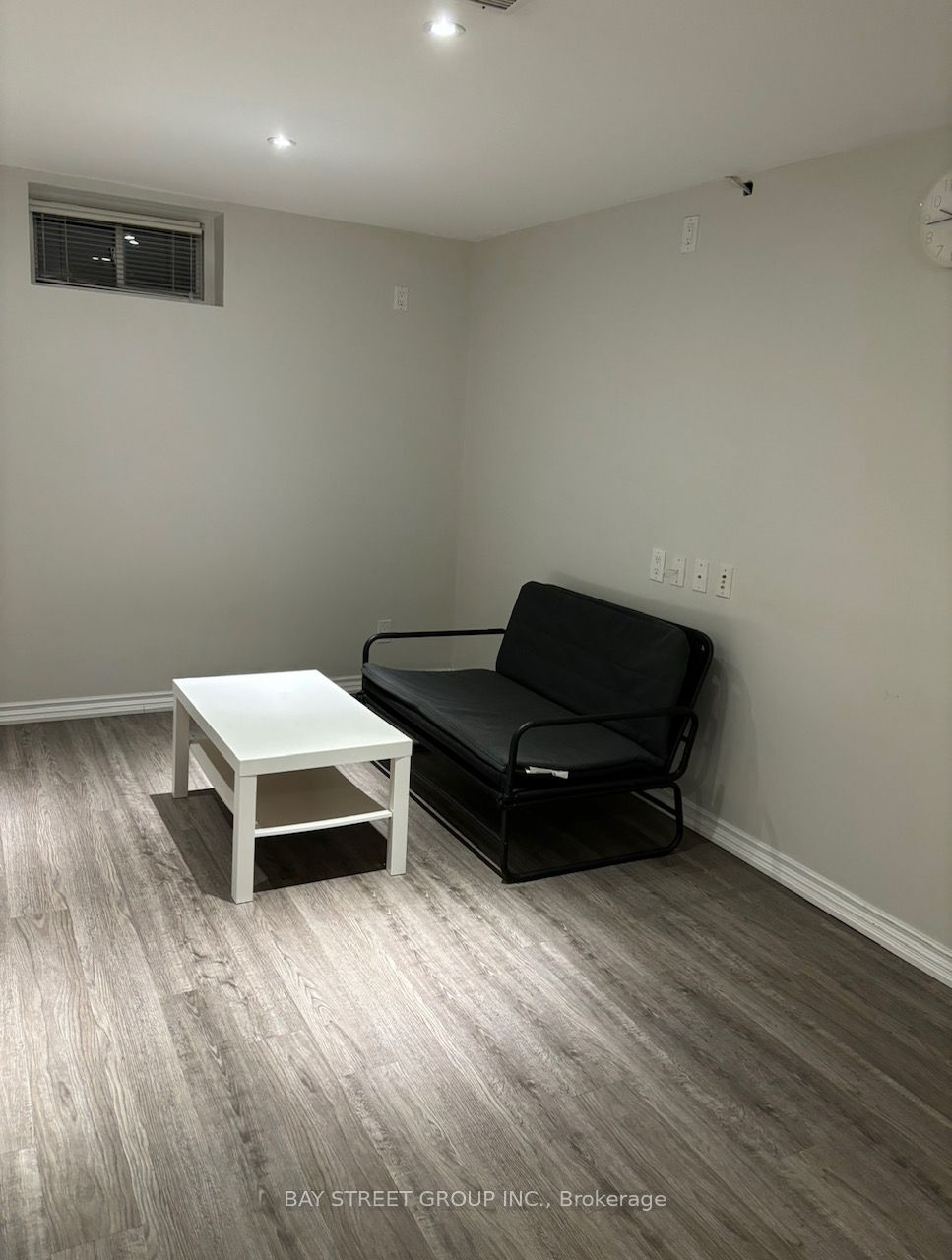 17 Zippora Dr