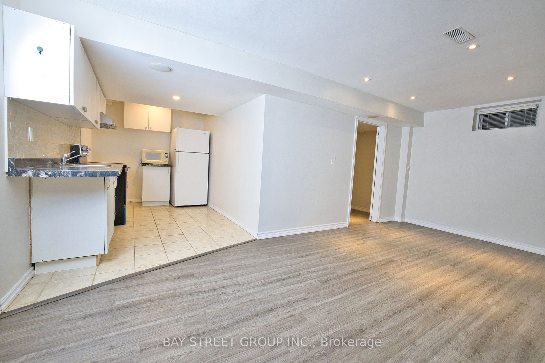 17 Zippora Dr
