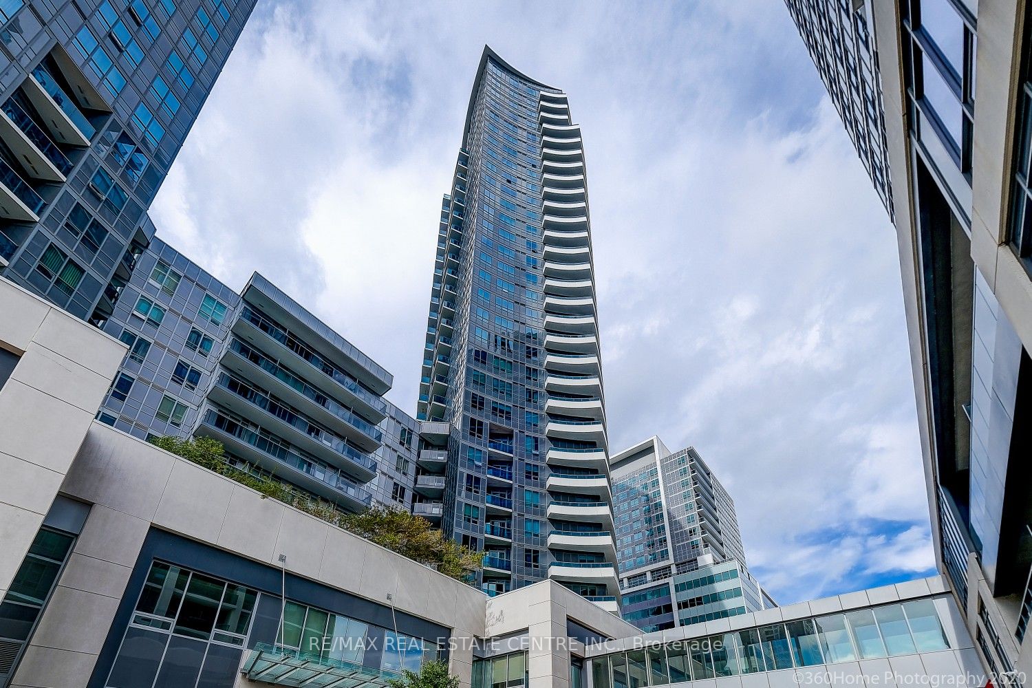 7171 Yonge St, #Ph02