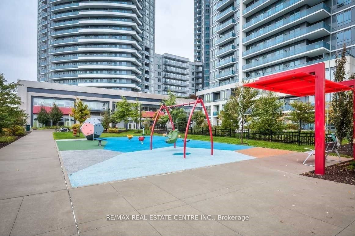 7171 Yonge St, #Ph02