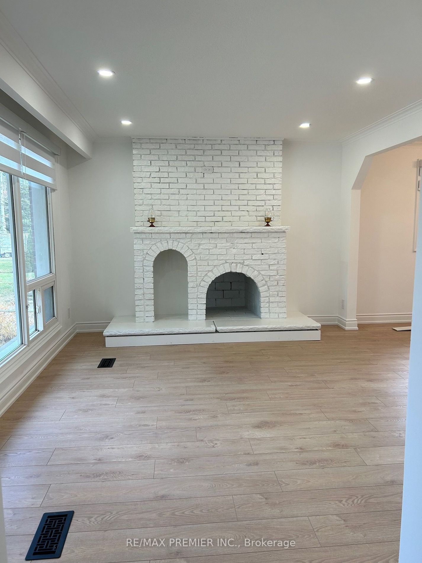 639 Pinegrove Ave