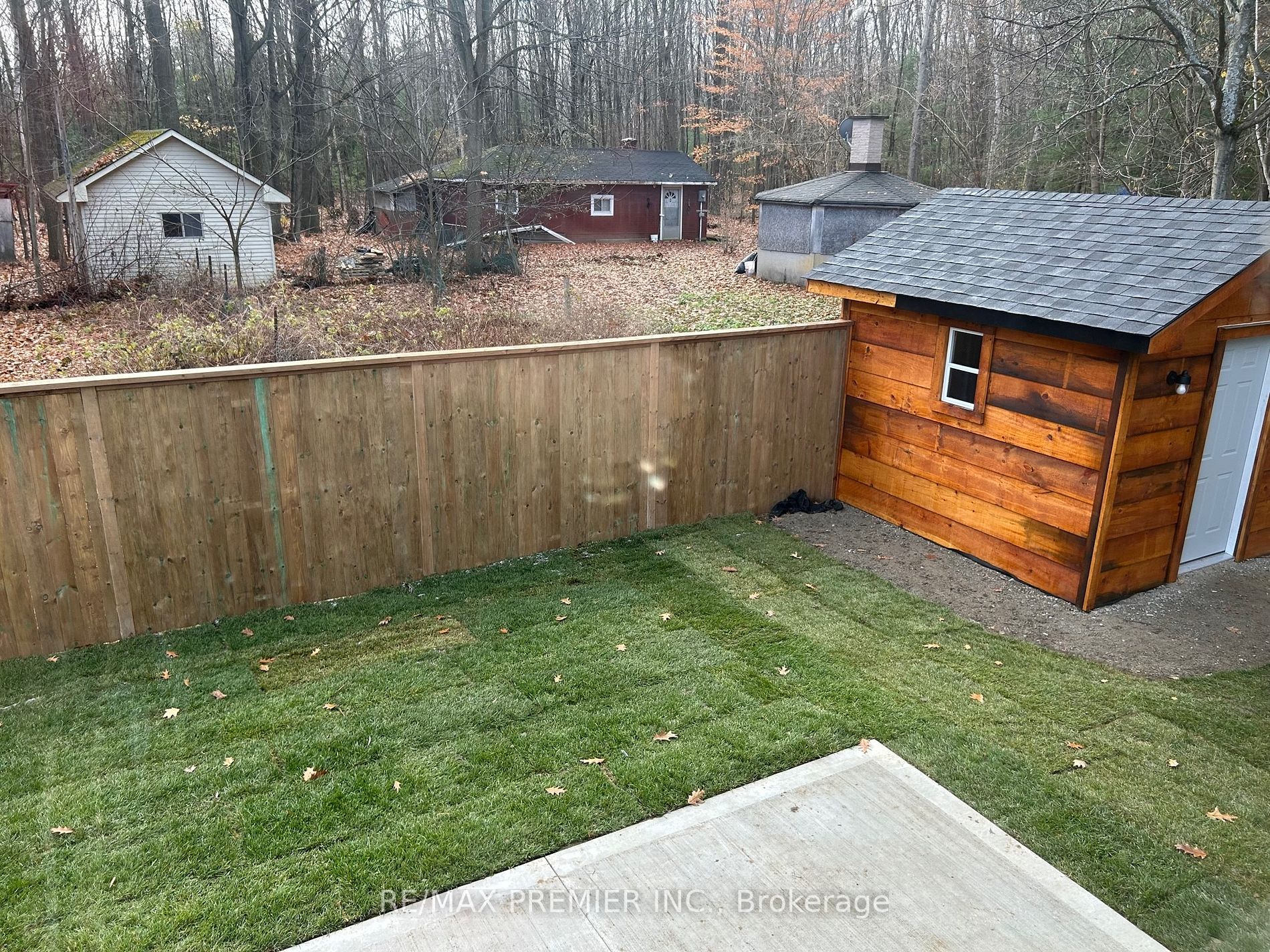 639 Pinegrove Ave