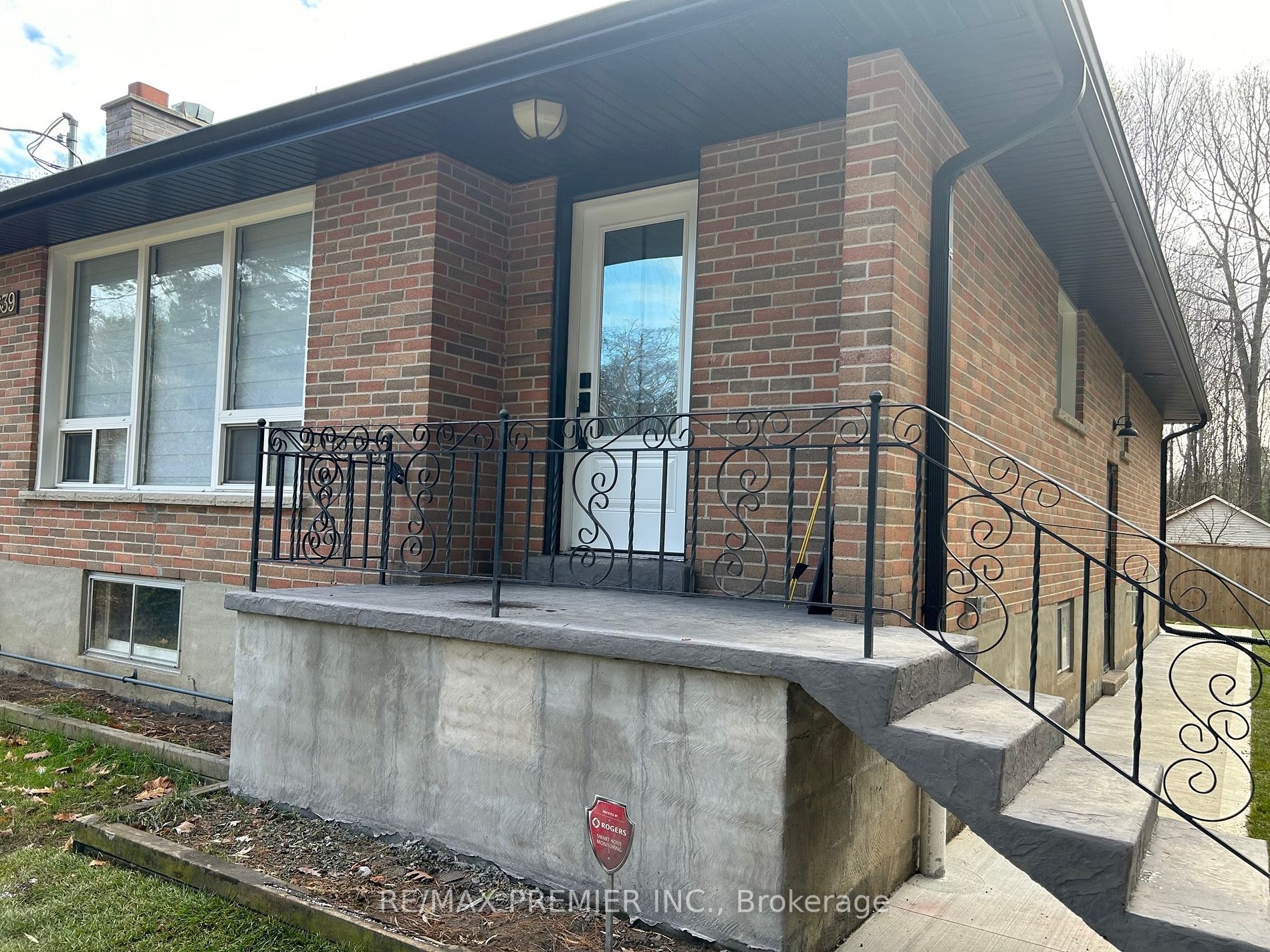639 Pinegrove Ave