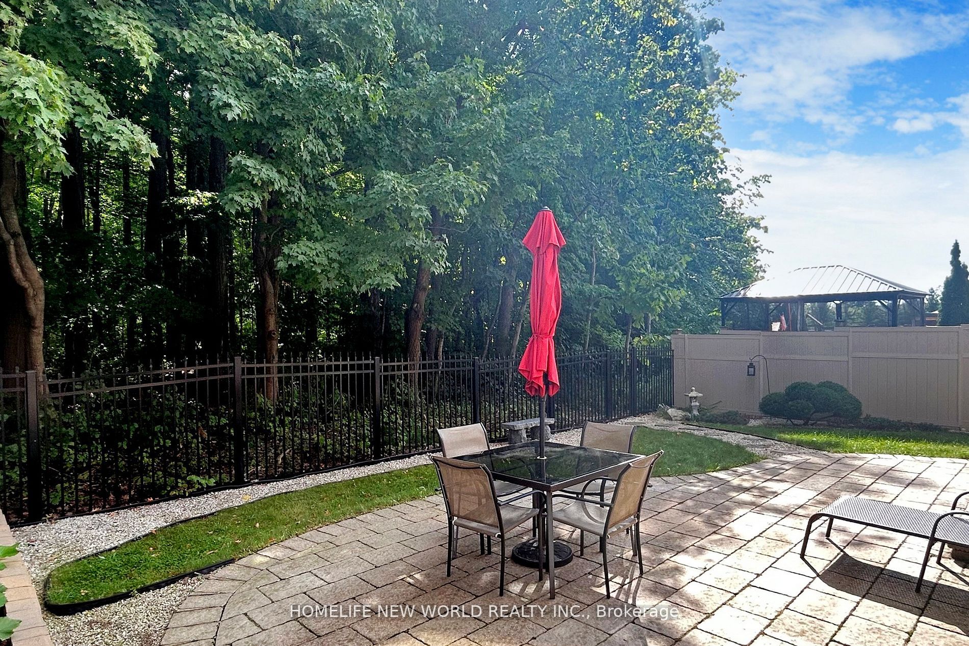 212 Golden Forest Rd