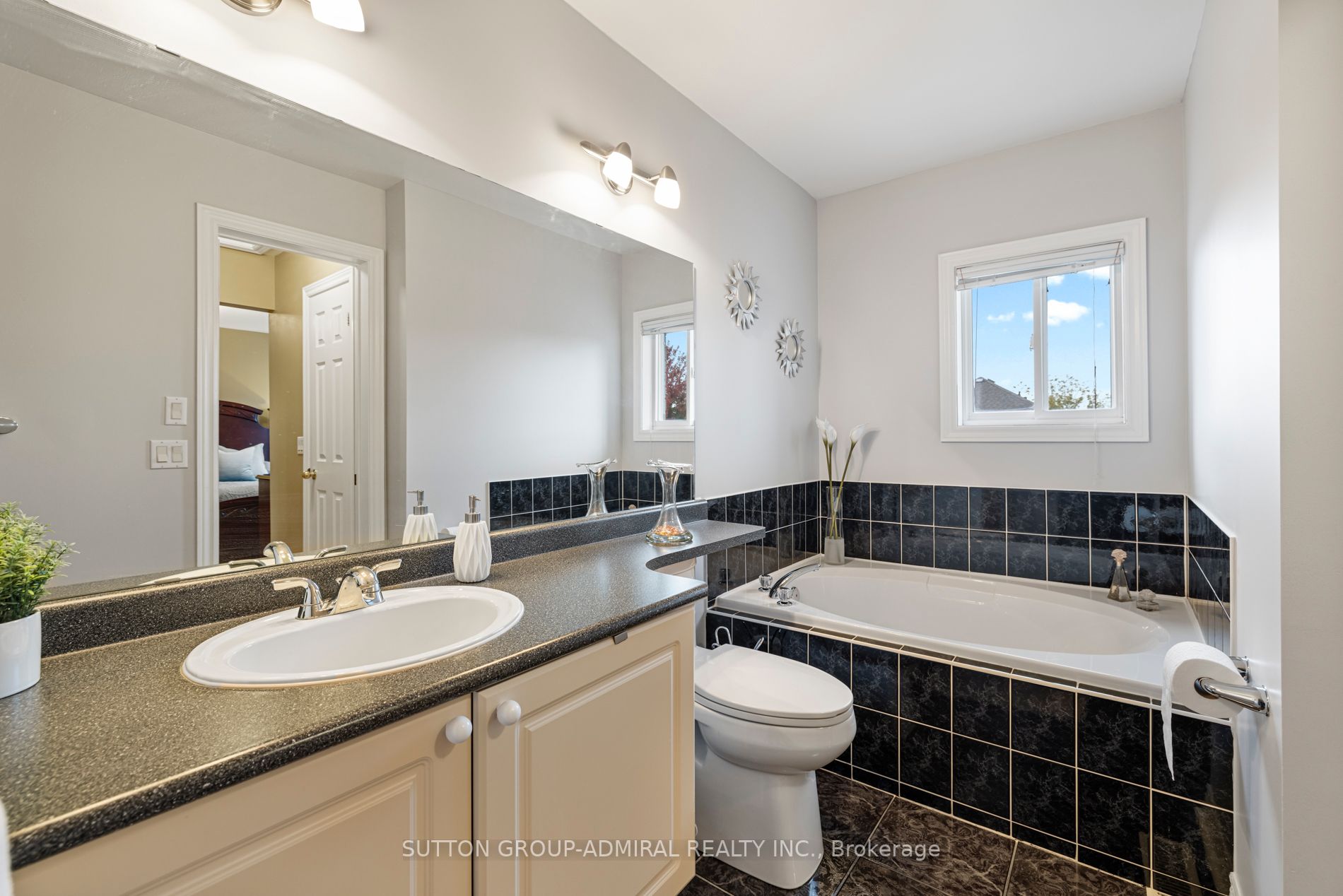6 Sylwood Cres