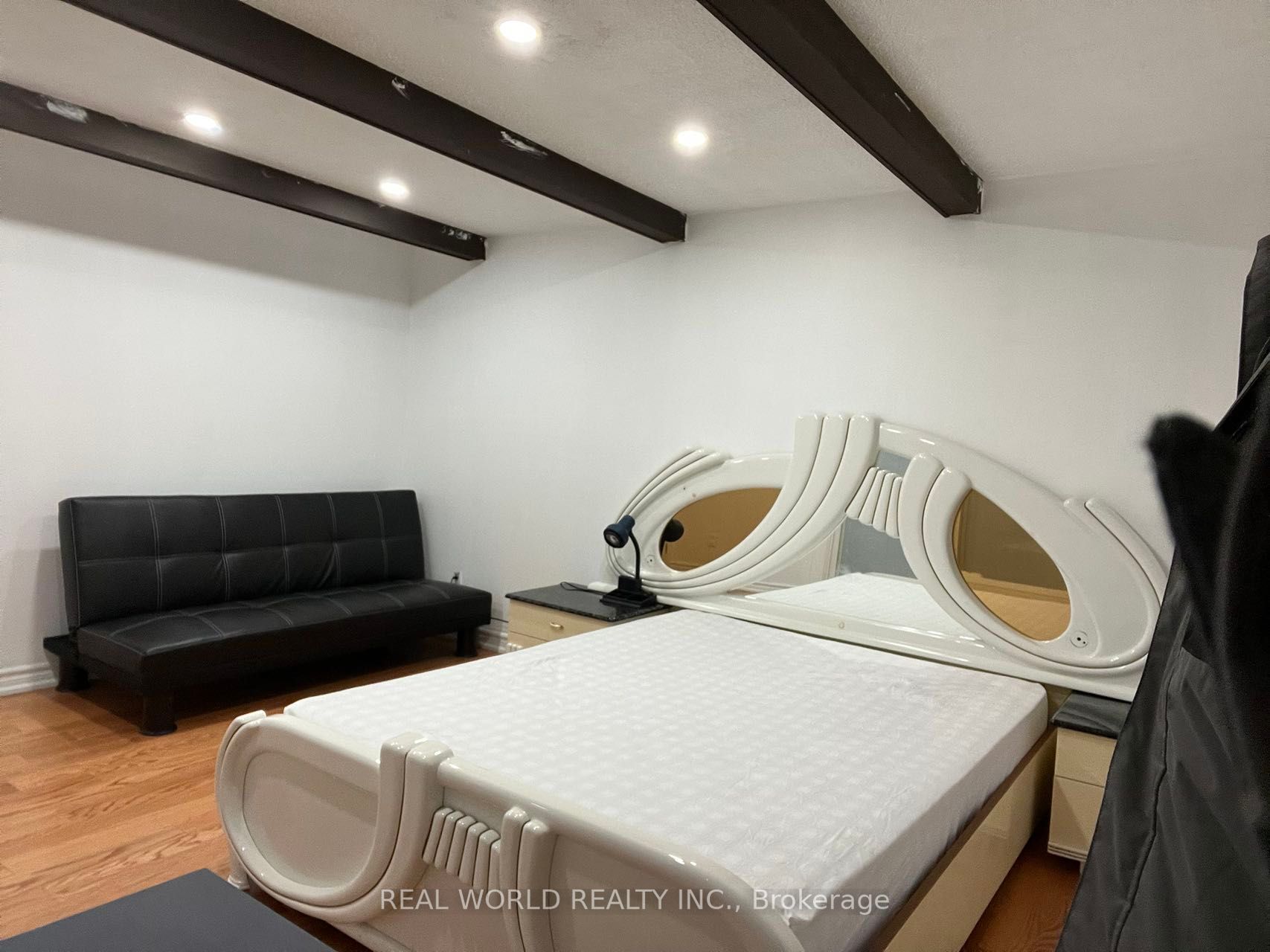 180 Royal Orchard Blvd, #1