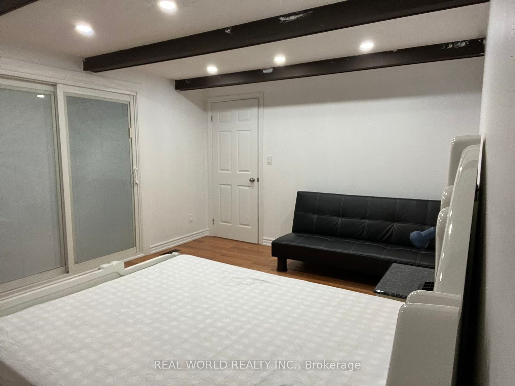 180 Royal Orchard Blvd, #1