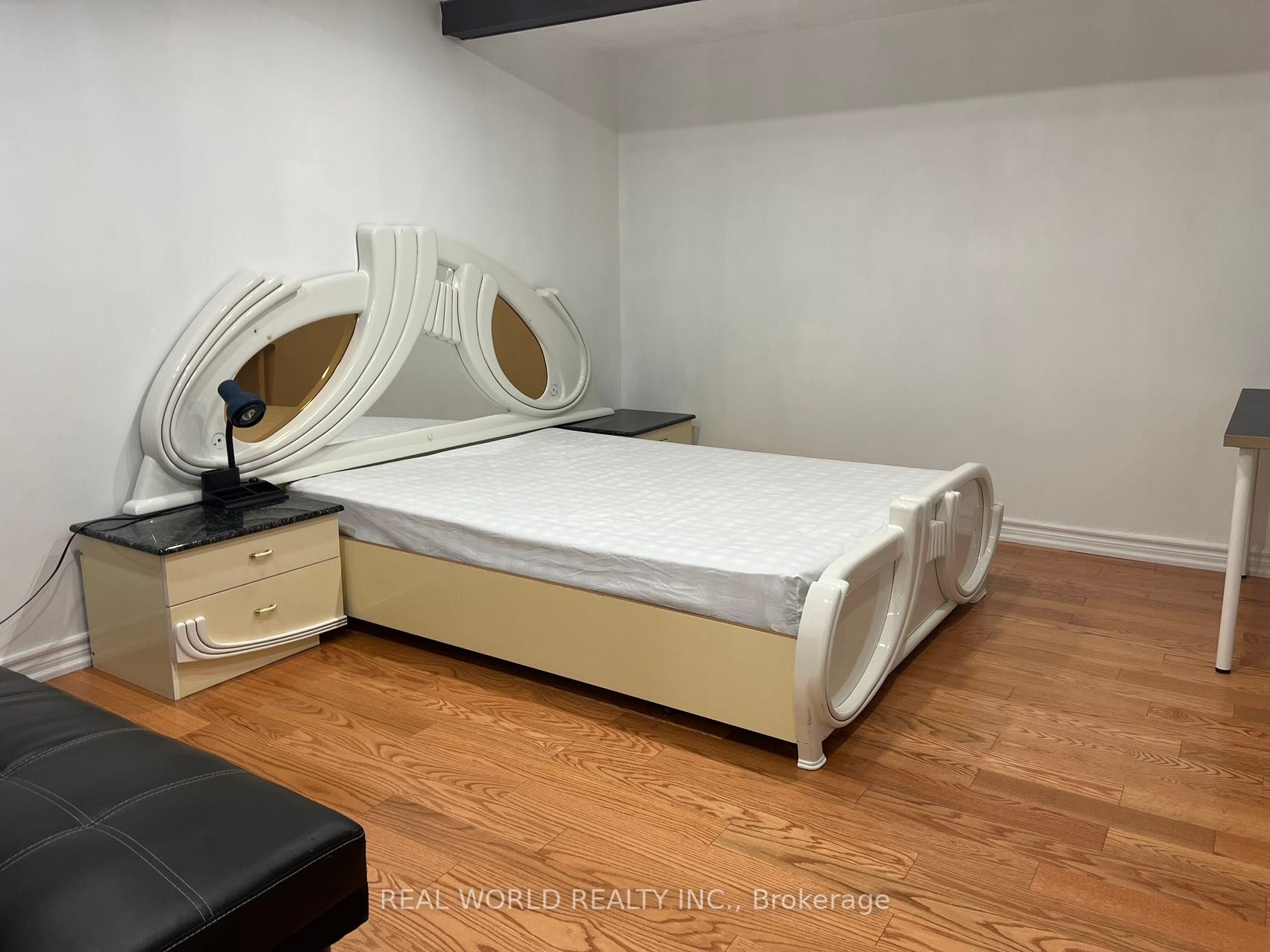 180 Royal Orchard Blvd, #1
