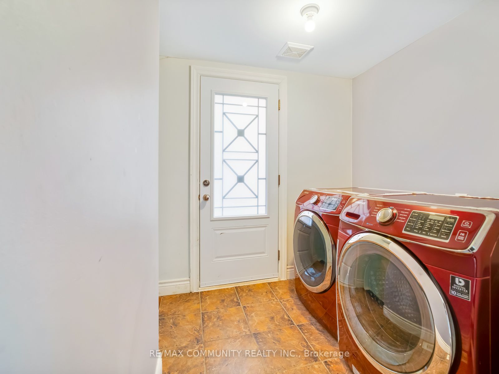 31 Clover St