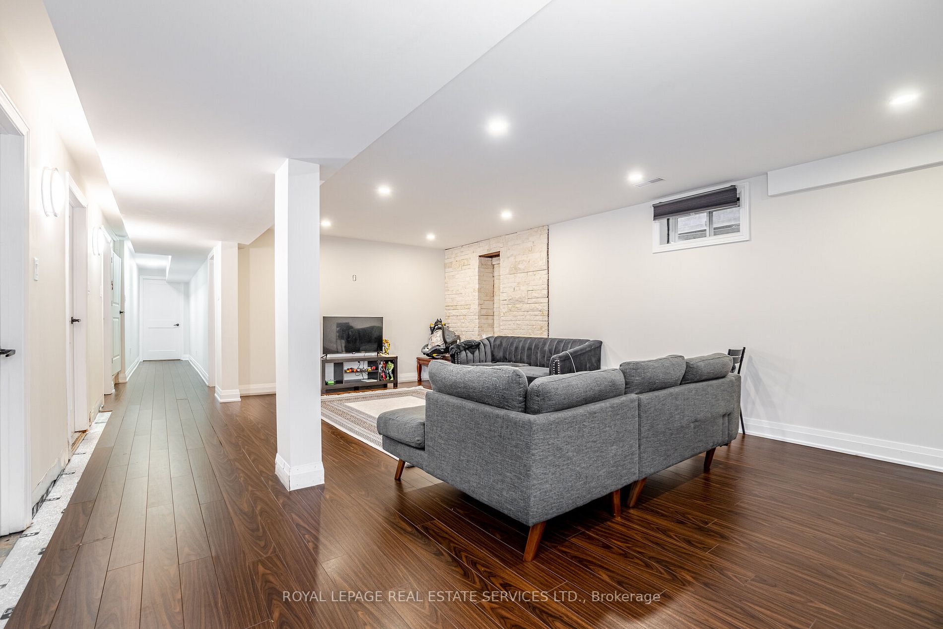 123 Carmen Cres