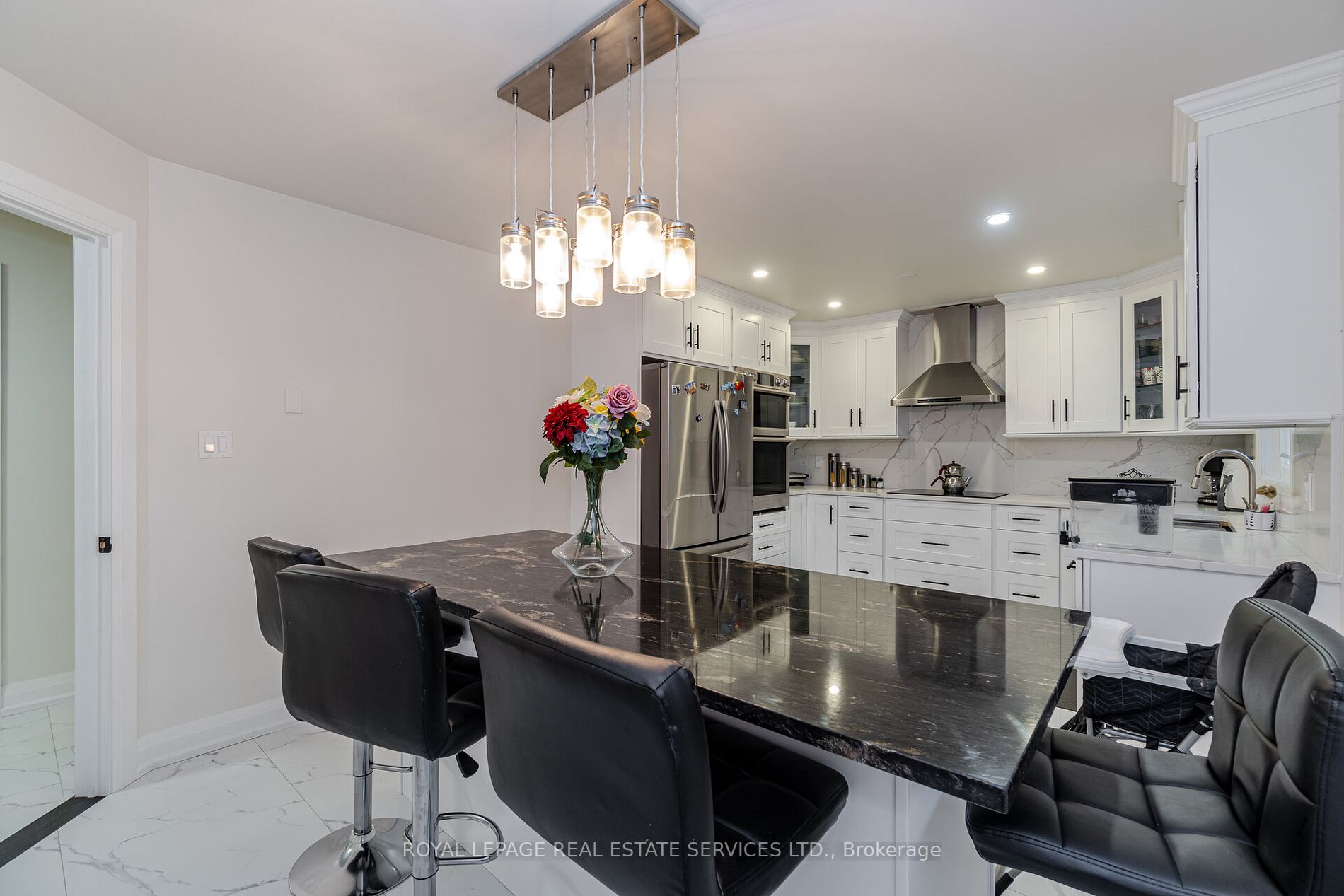 123 Carmen Cres