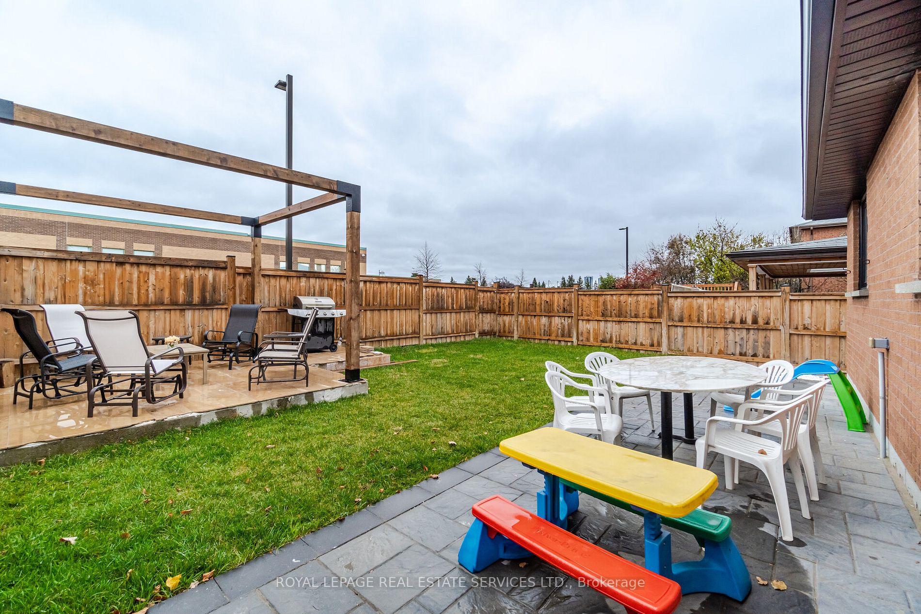 123 Carmen Cres