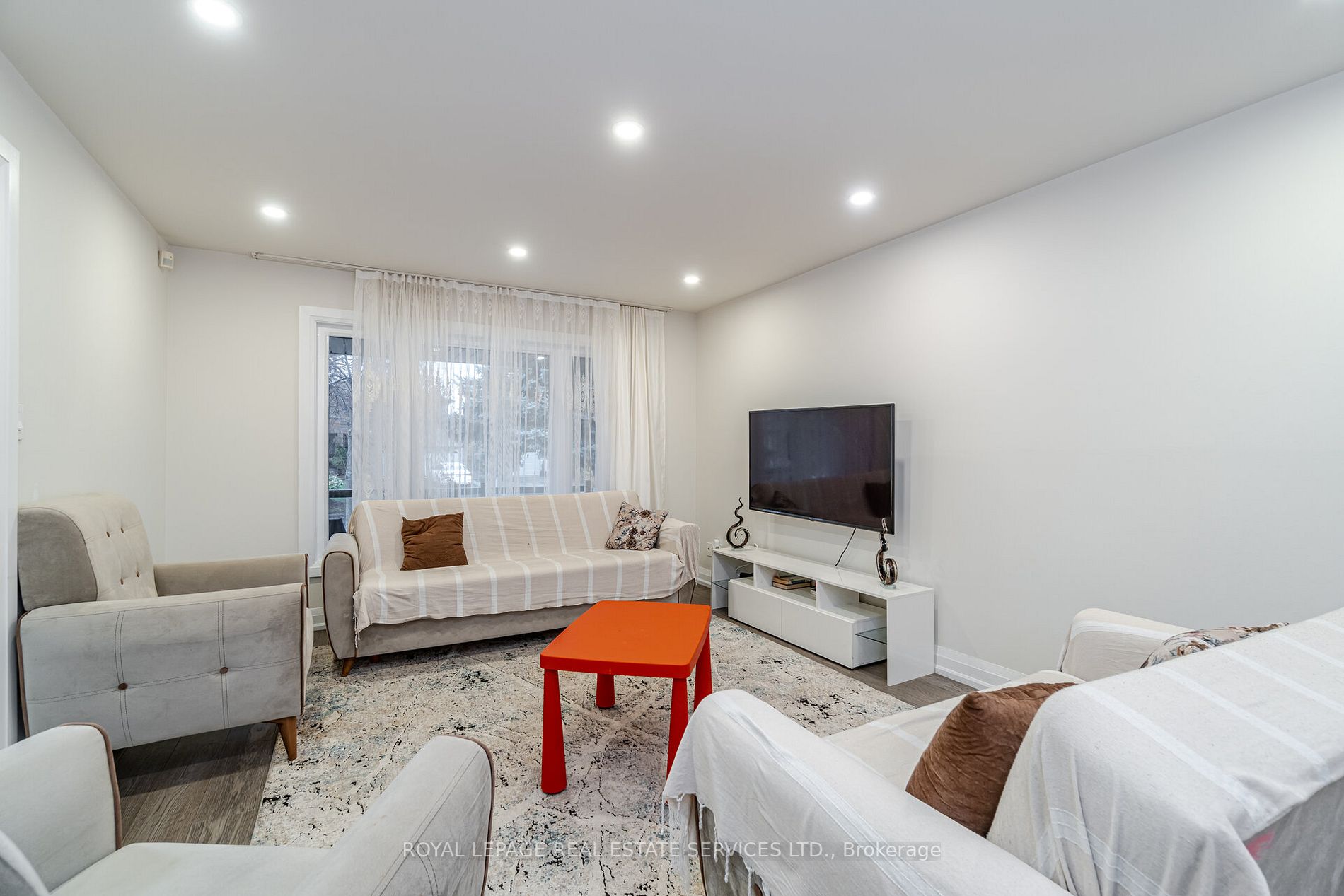 123 Carmen Cres