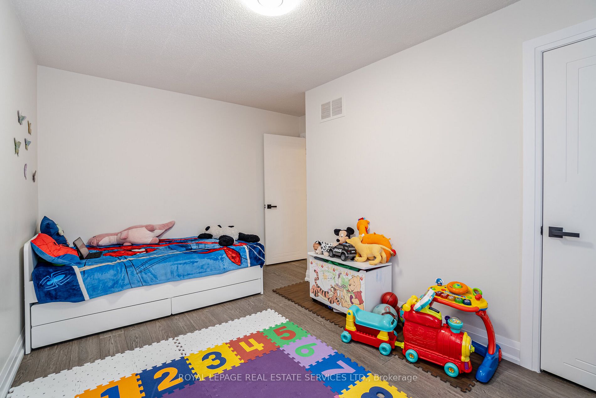 123 Carmen Cres