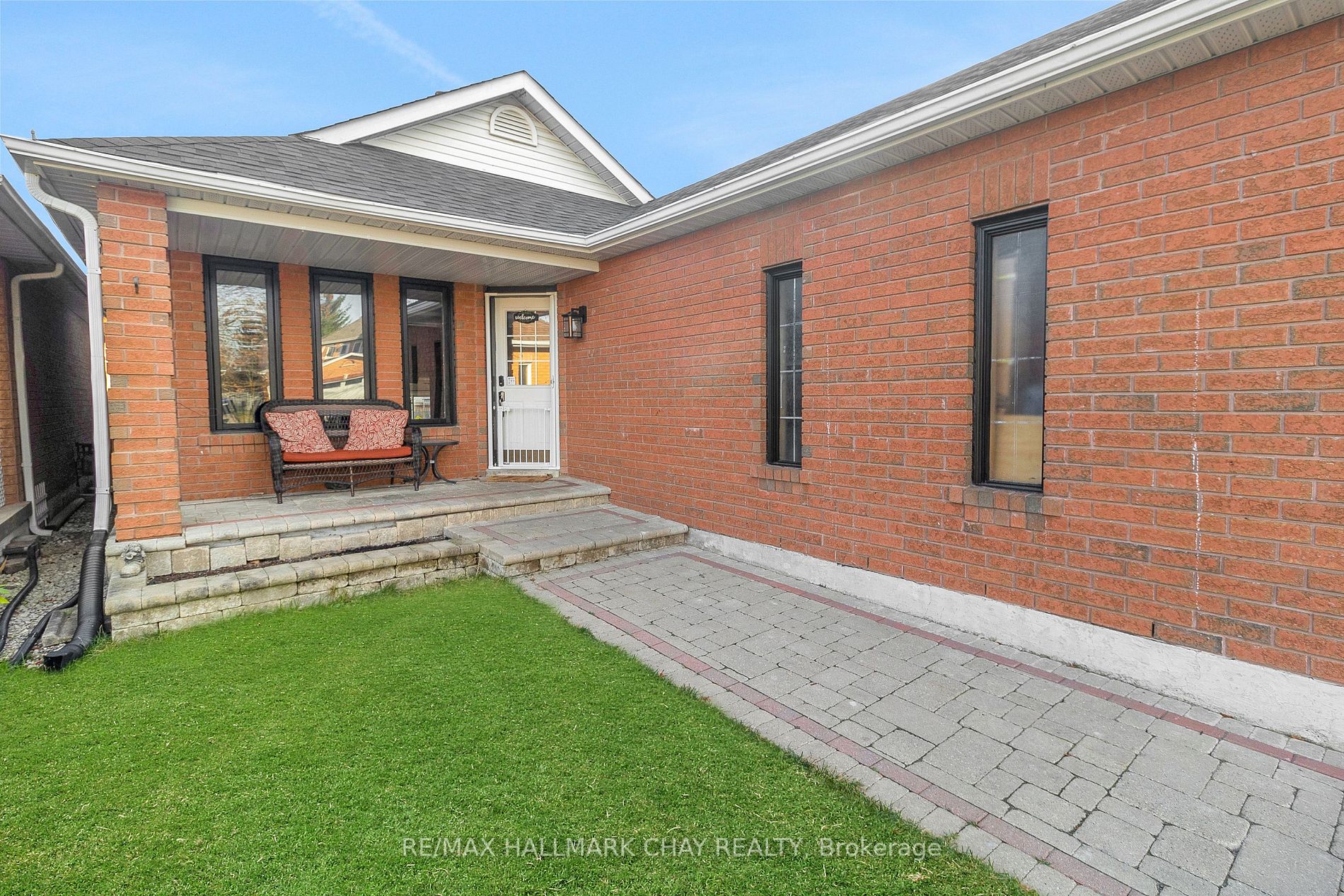 53 Oak St