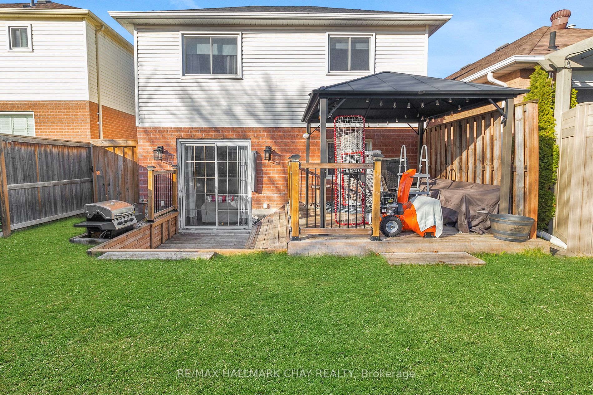 53 Oak St