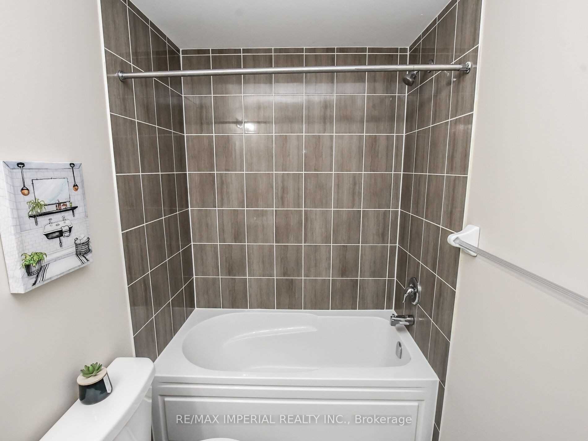 68 Milson Cres