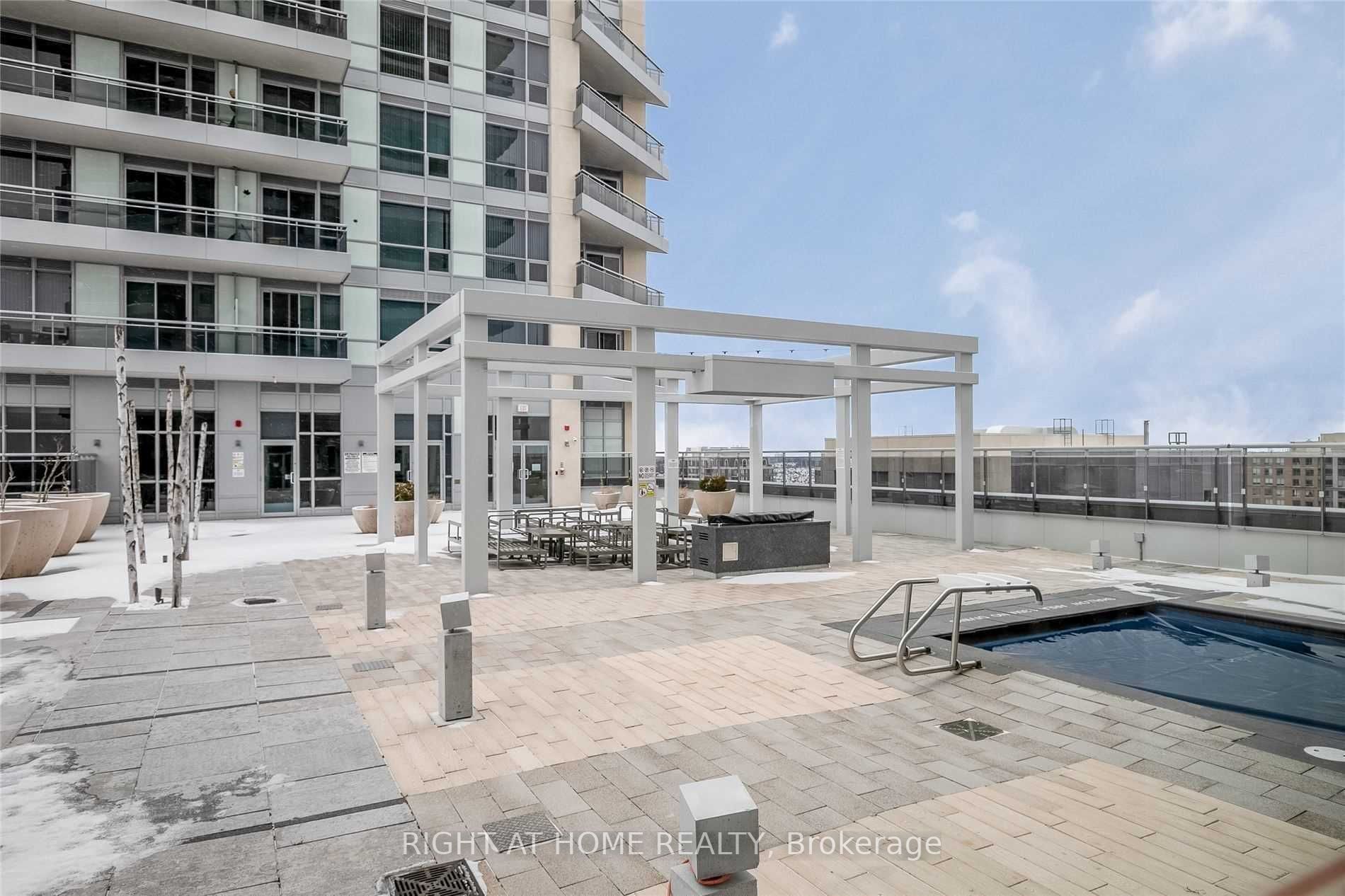 9199 Yonge St, #517