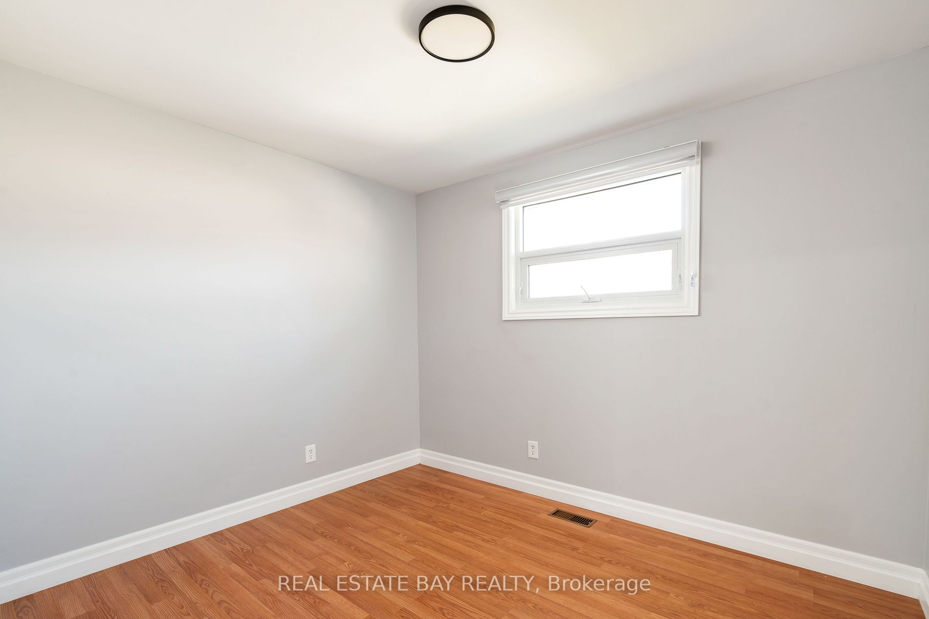 79 Zima Cres
