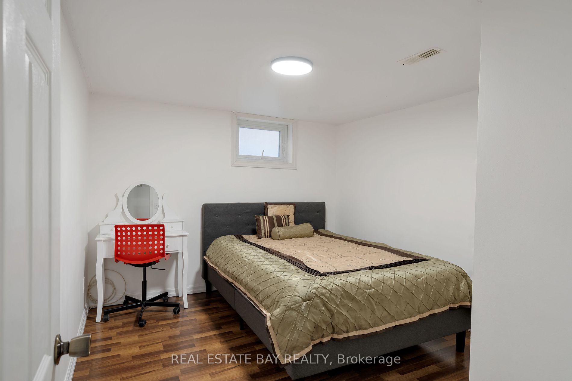 79 Zima Cres