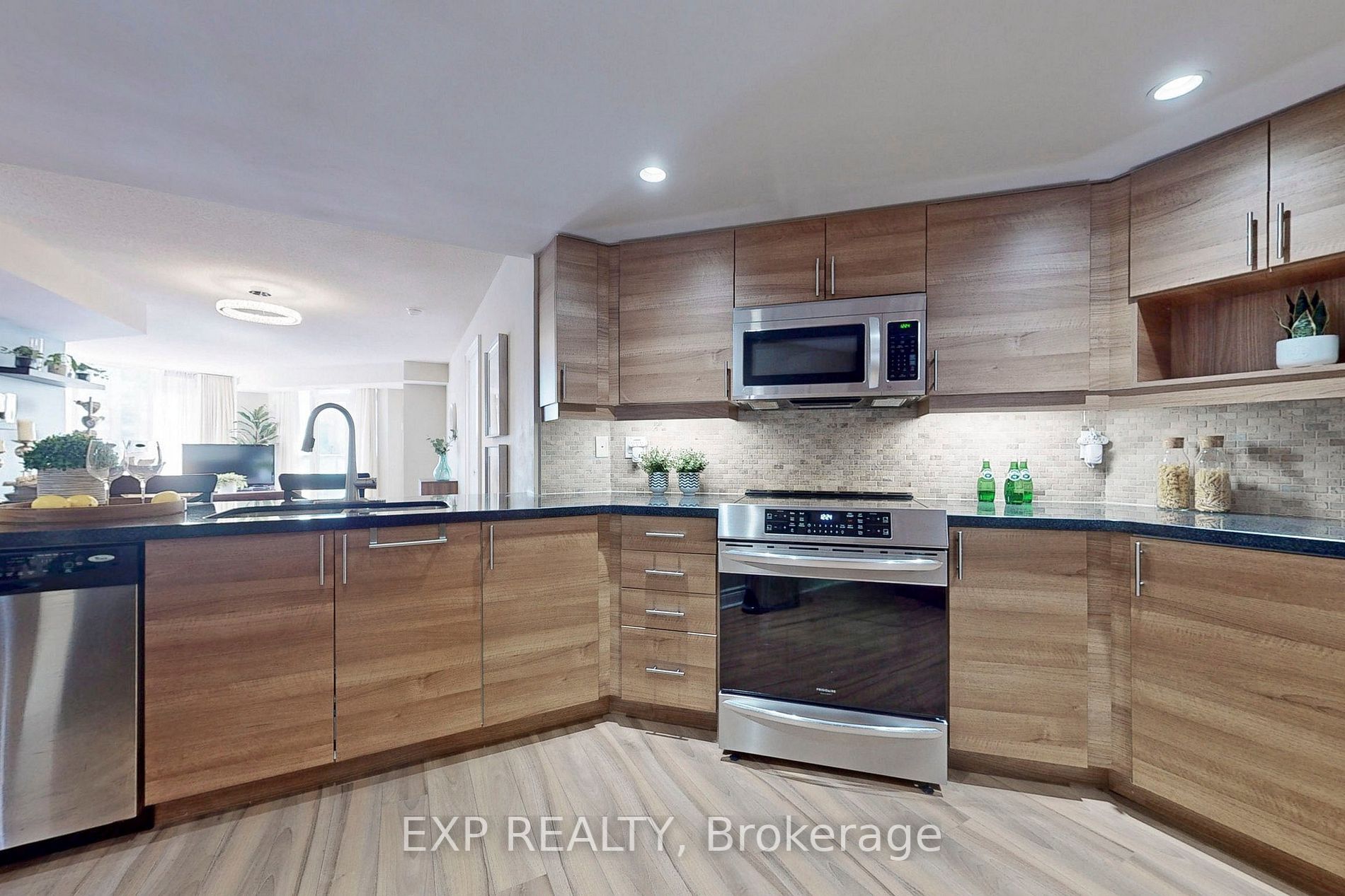 23 Cox Blvd, #558