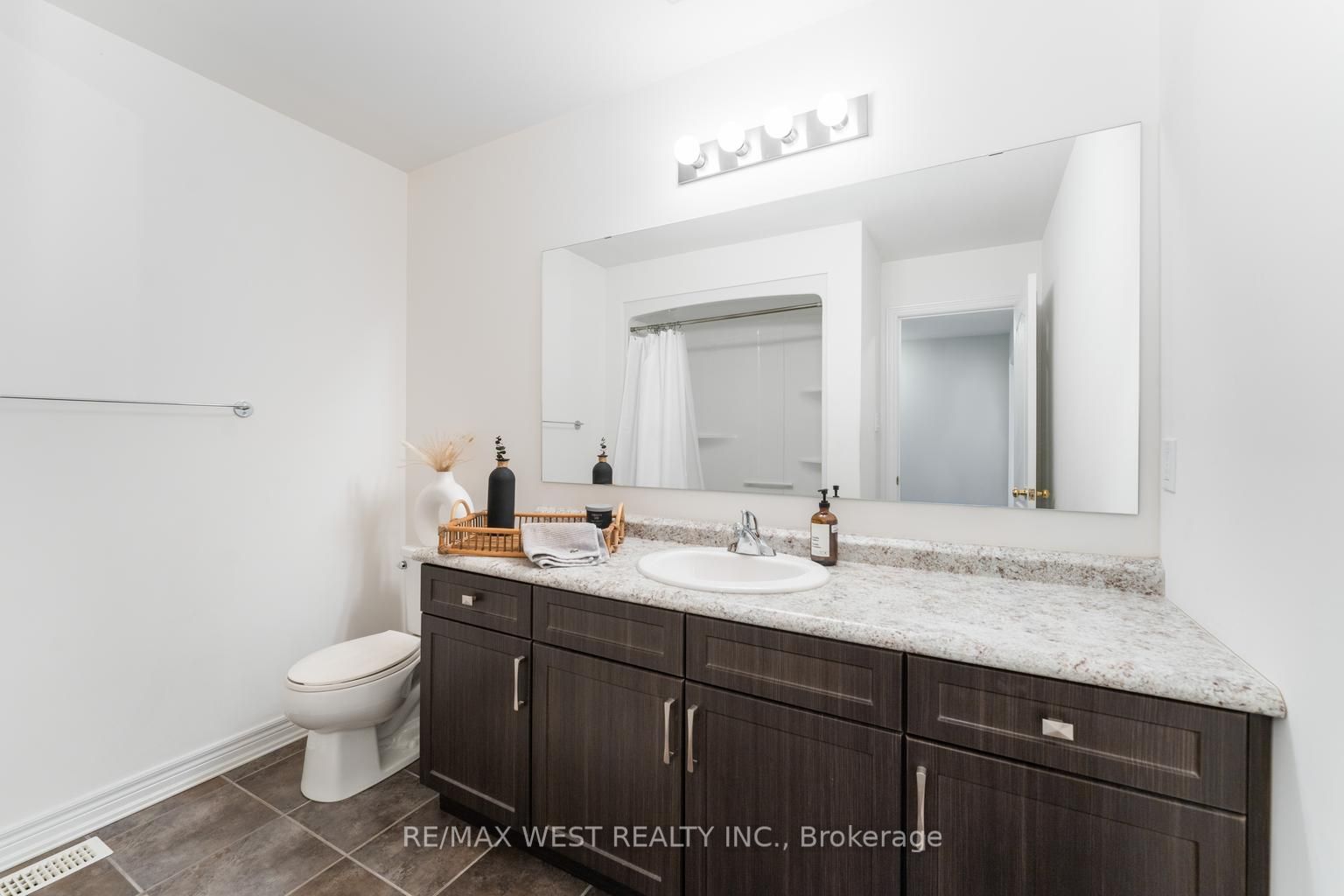 231 Hutchinson Dr