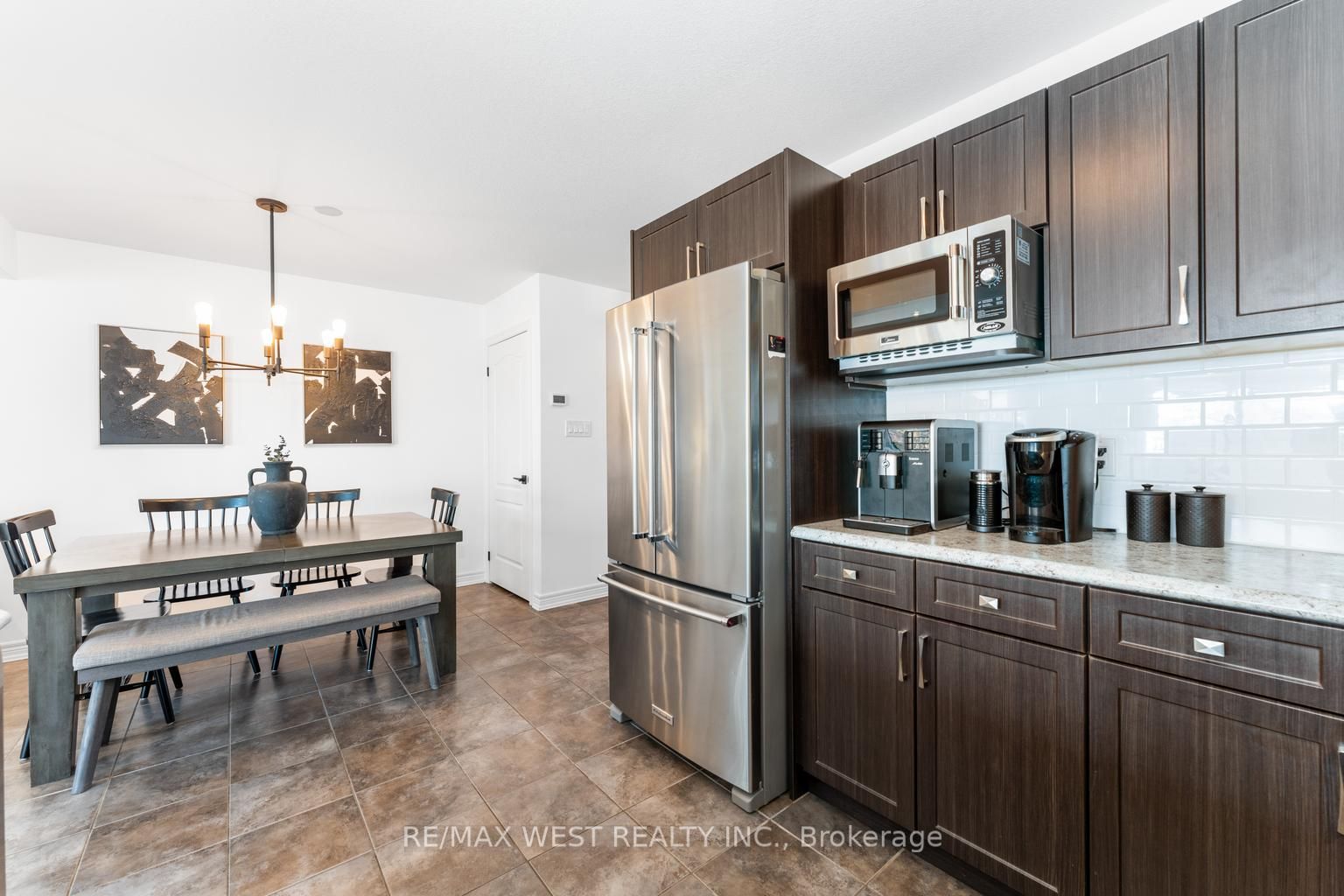 231 Hutchinson Dr