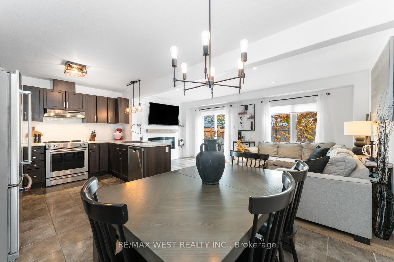 231 Hutchinson Dr