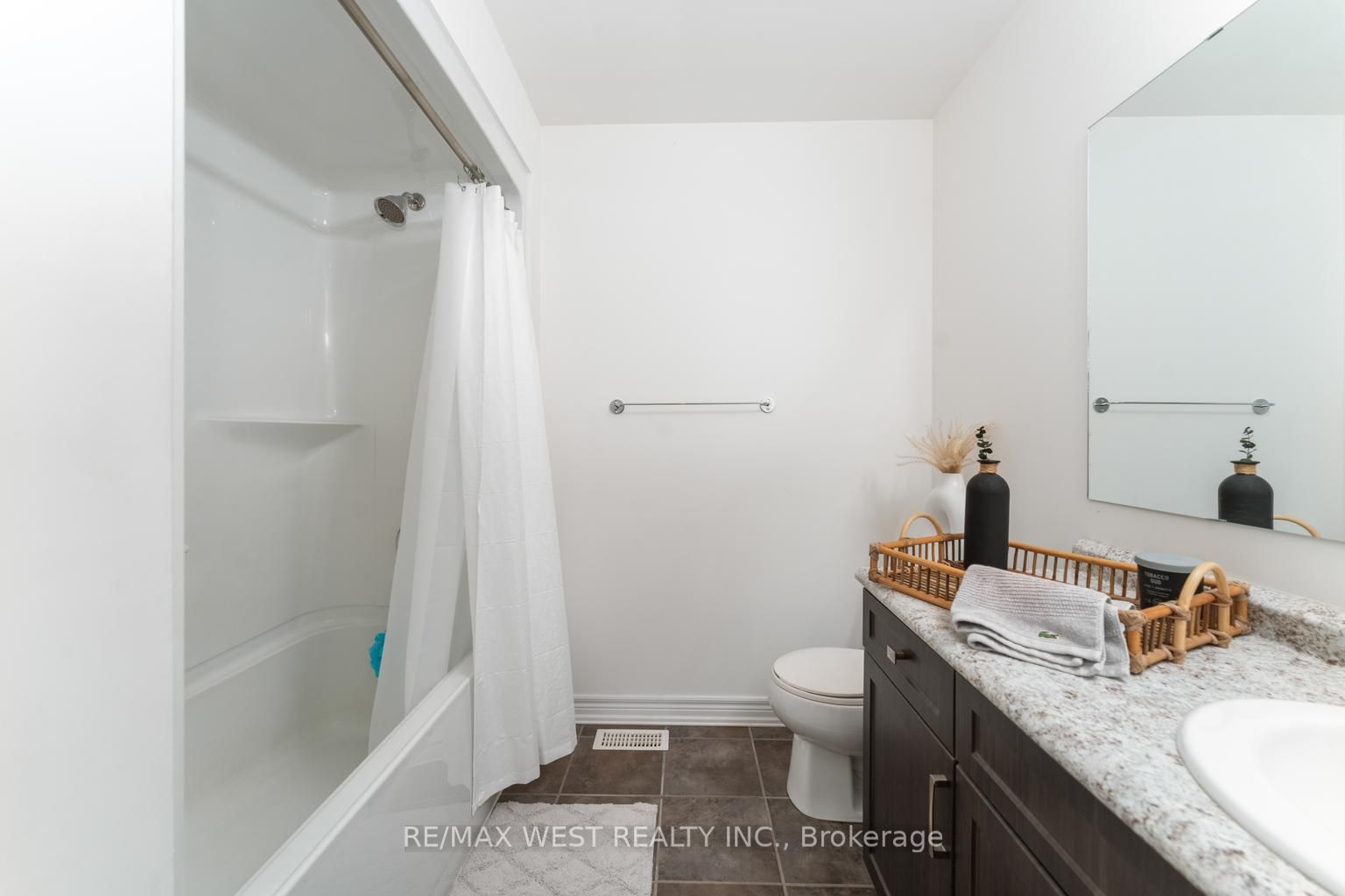 231 Hutchinson Dr