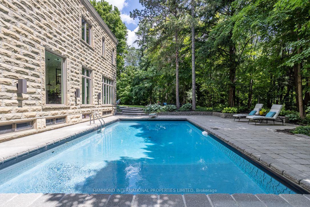 1 Manitou Dr