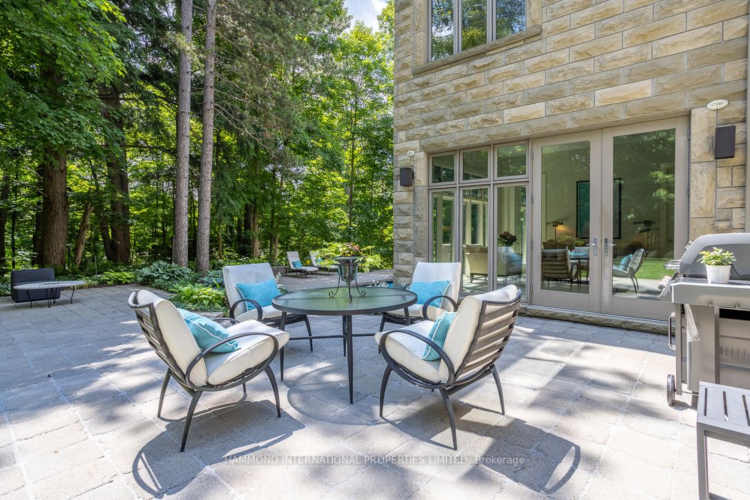 1 Manitou Dr